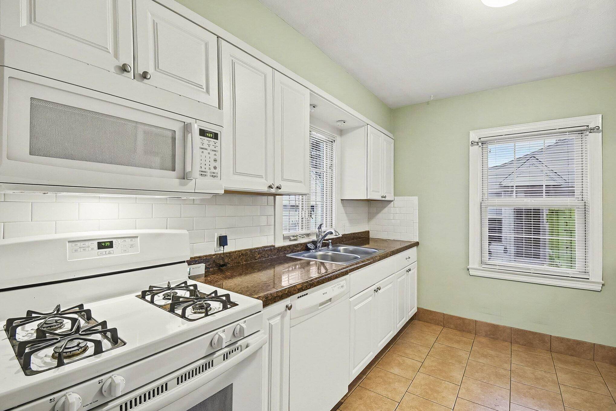 Grand Rapids, MI 49507,936 Mayhew Wood DR SE