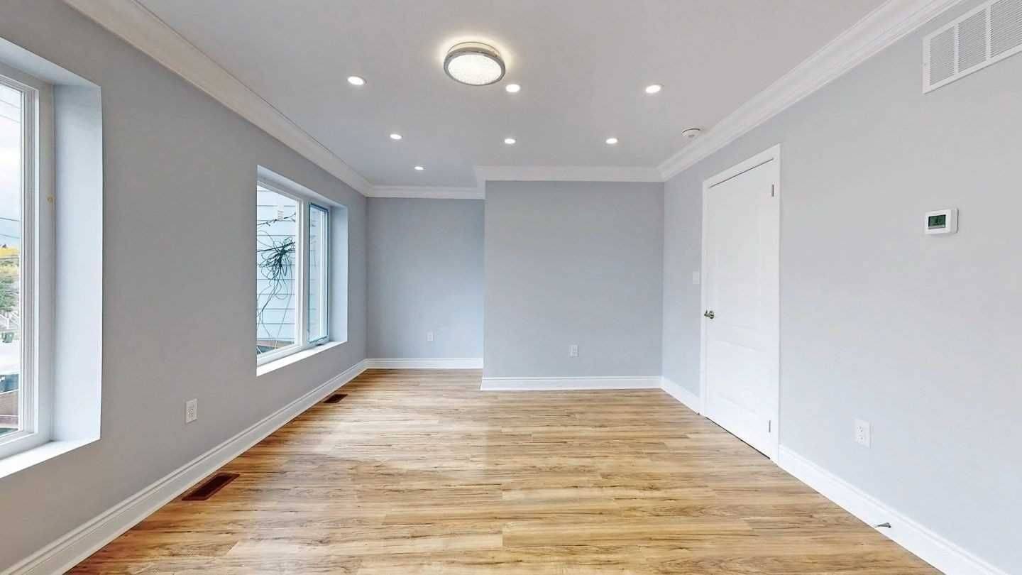 Toronto C06, ON M3H 2S5,656 Sheppard AVE W