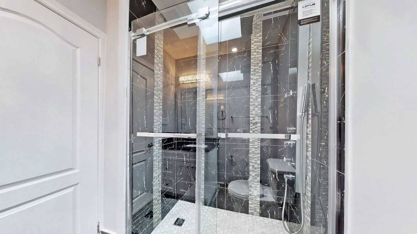 Toronto C06, ON M3H 2S5,656 Sheppard AVE W