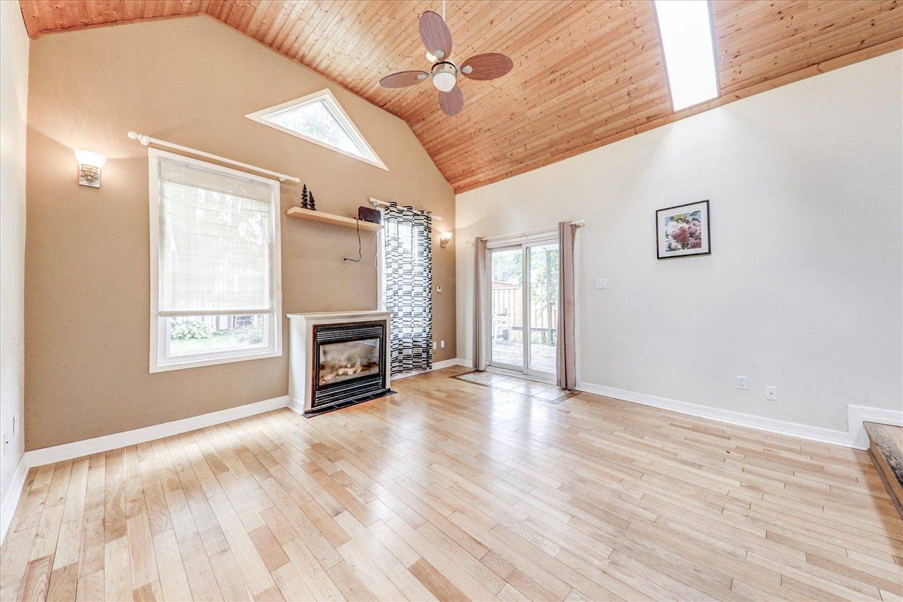 Toronto E08, ON M1M 1Y9,191 Phyllis AVE