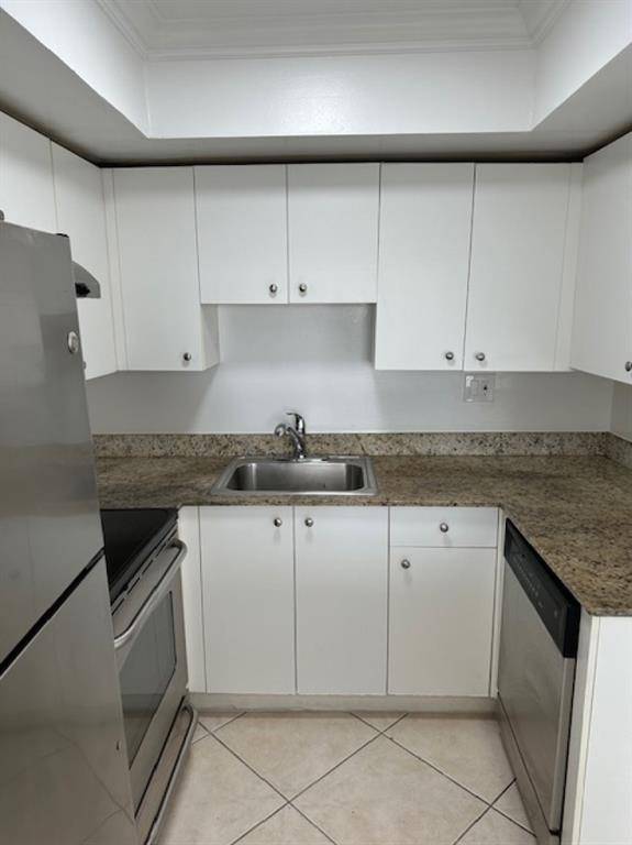 Pompano Beach, FL 33060,8 SE 19th Ave #14