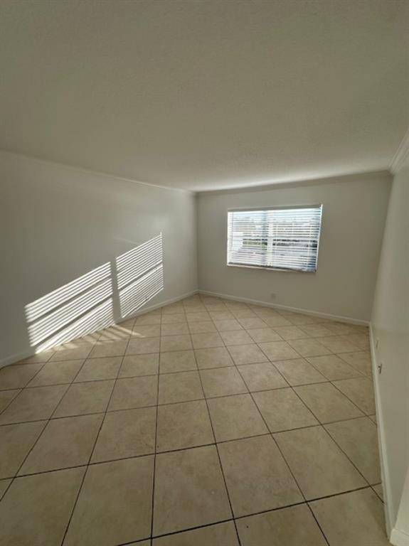 Pompano Beach, FL 33060,8 SE 19th Ave #14