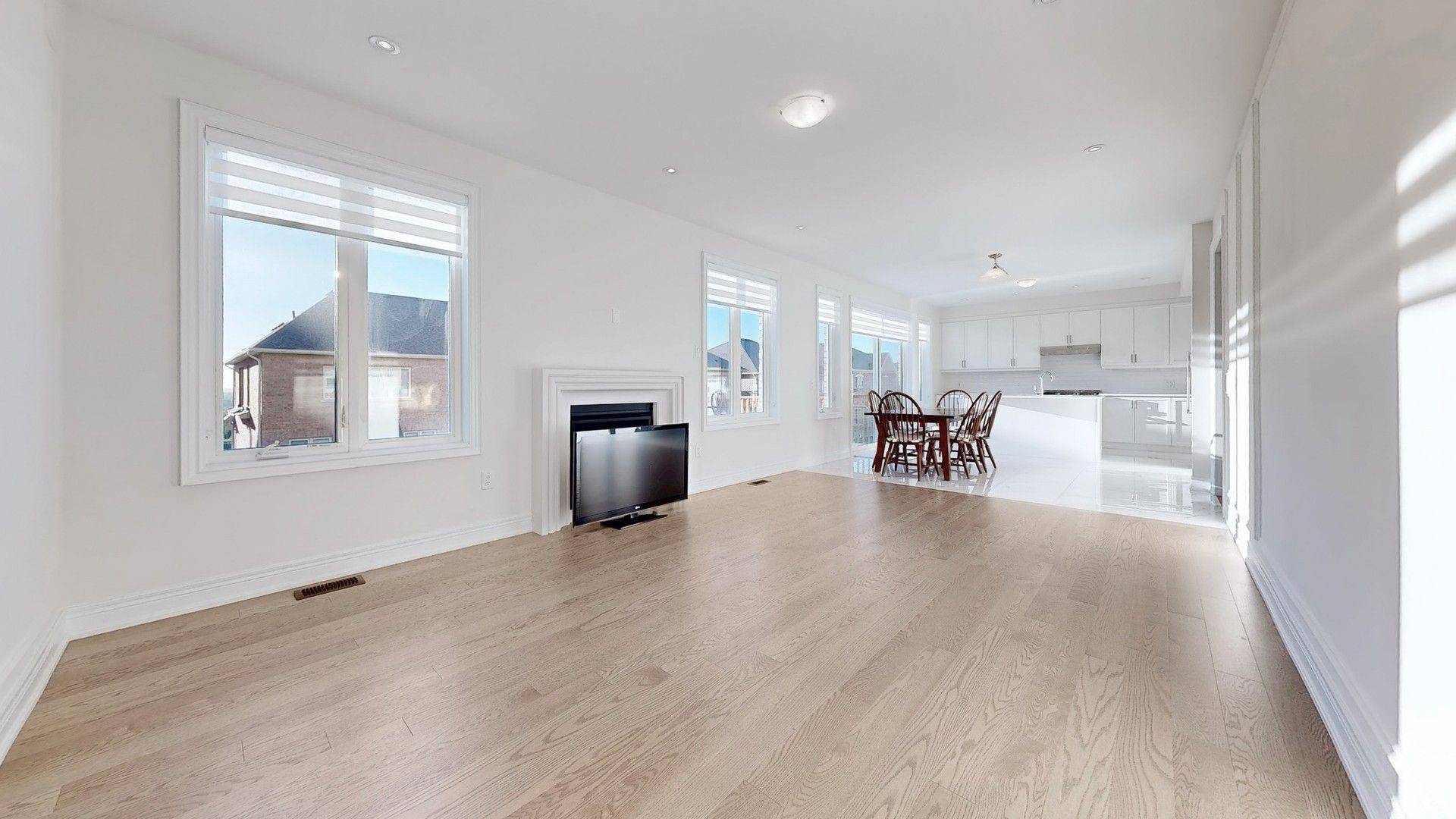 East Gwillimbury, ON L9N 0Y5,58 Carriage Shop BND