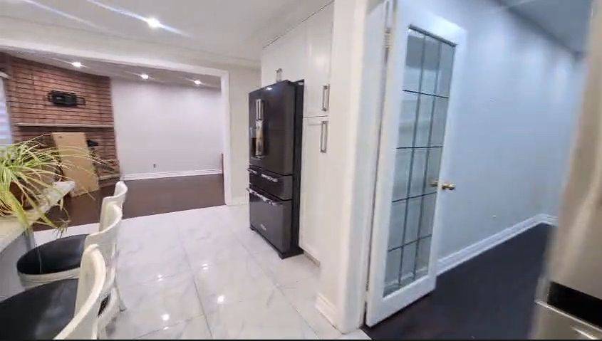 Vaughan, ON L4H 1C5,44 Andy CRES