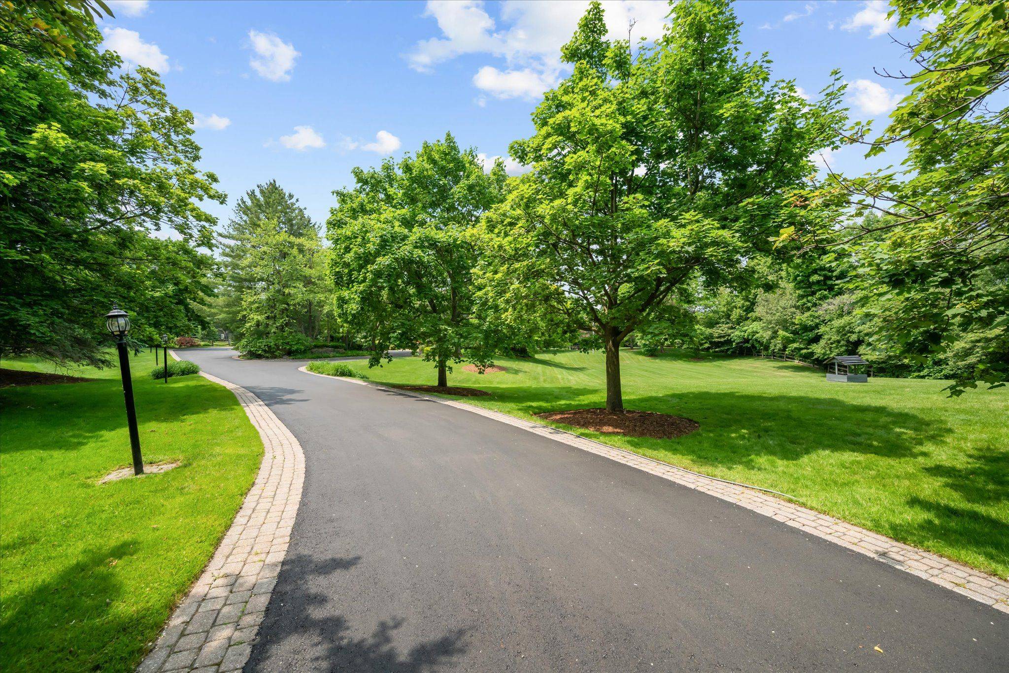 Burlington, ON L7P 0M5,2315 8 Sideroad N/A