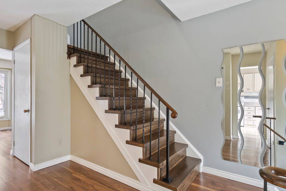 Mississauga, ON L4Y 2X3,750 Burnhamthorpe RD E #25