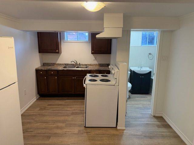 Halton Hills, ON L7G 3T7,6 Prince Charles DR #Lower