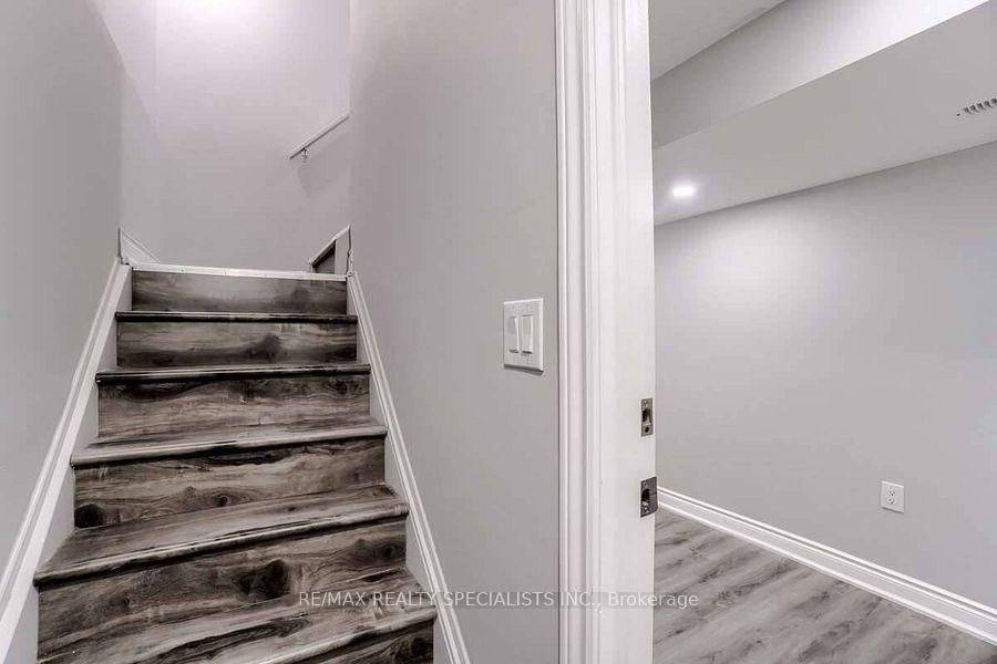 Brampton, ON L6X 4A3,34 St. George's PL #Bsmt