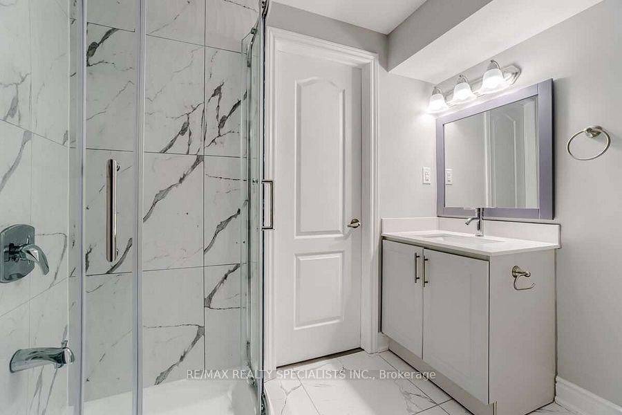 Brampton, ON L6X 4A3,34 St. George's PL #Bsmt