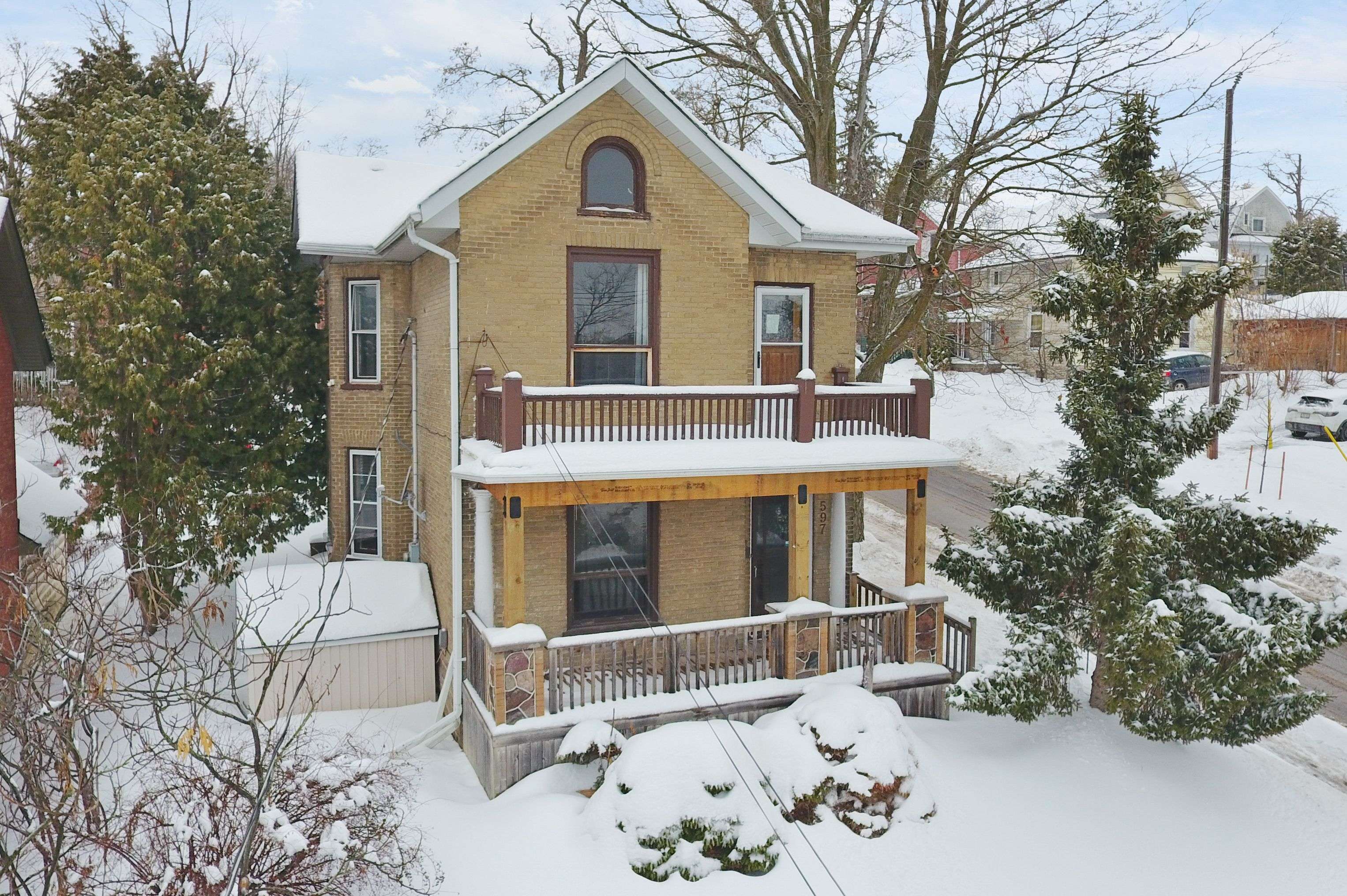 Peterborough, ON K9H 3Z7,597 Bethune ST