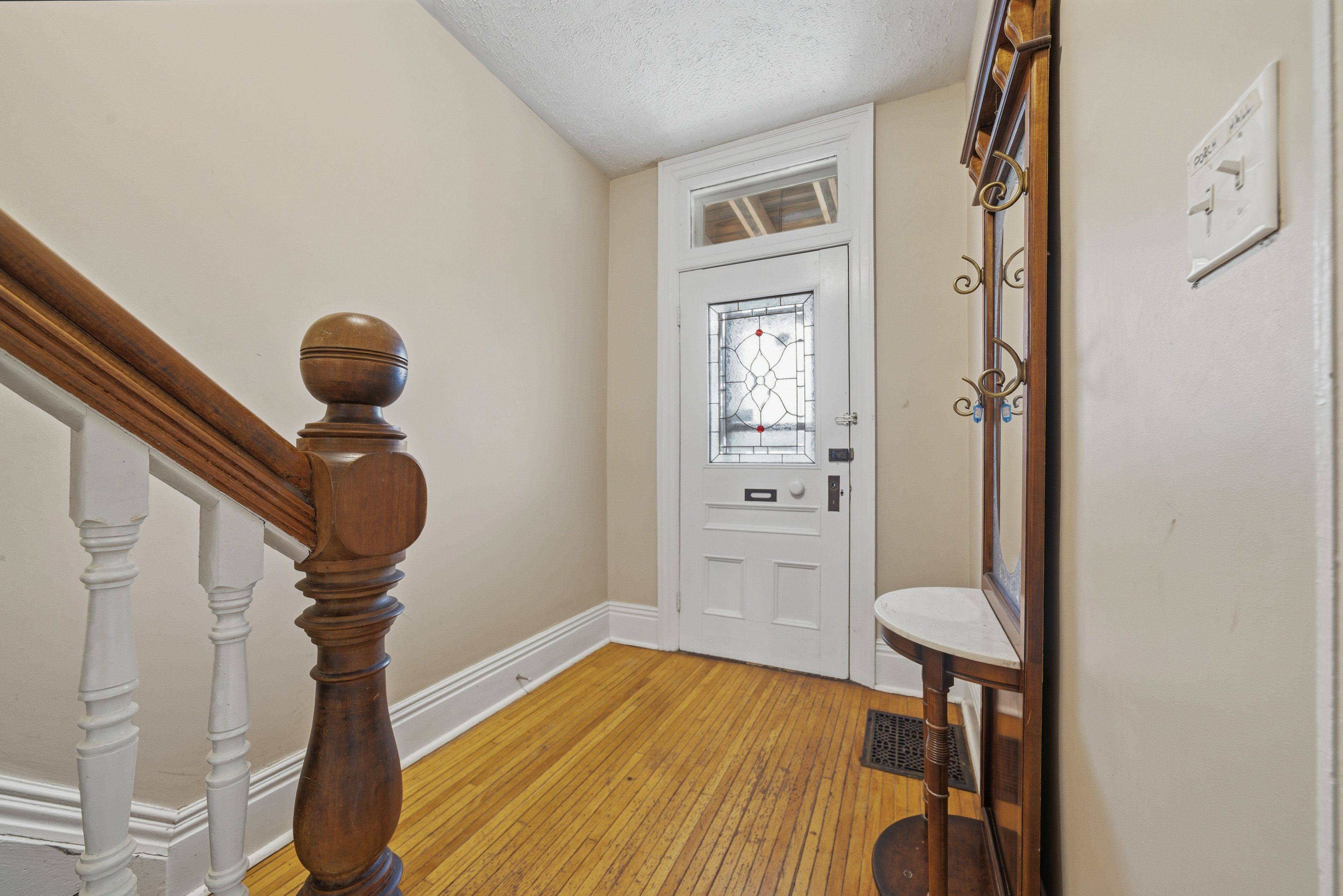 Peterborough, ON K9H 3Z7,597 Bethune ST