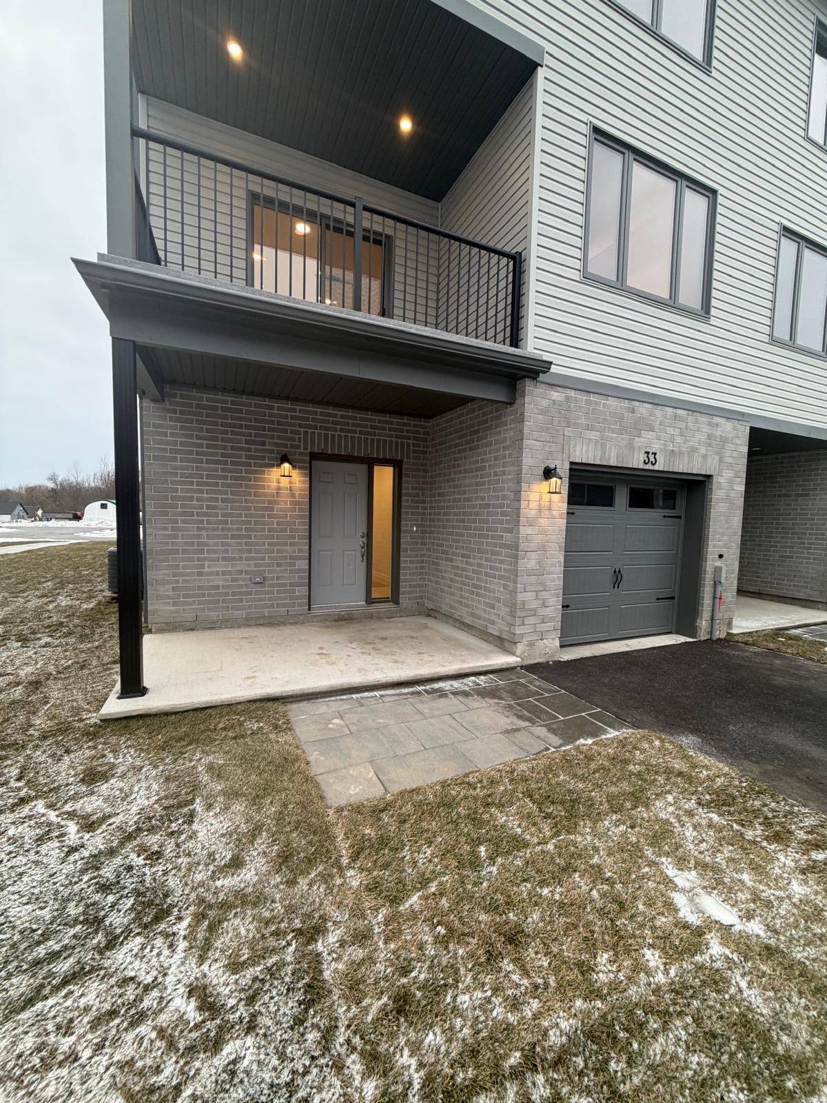 Prince Edward County, ON K0K 2T0,33 EVANS ST