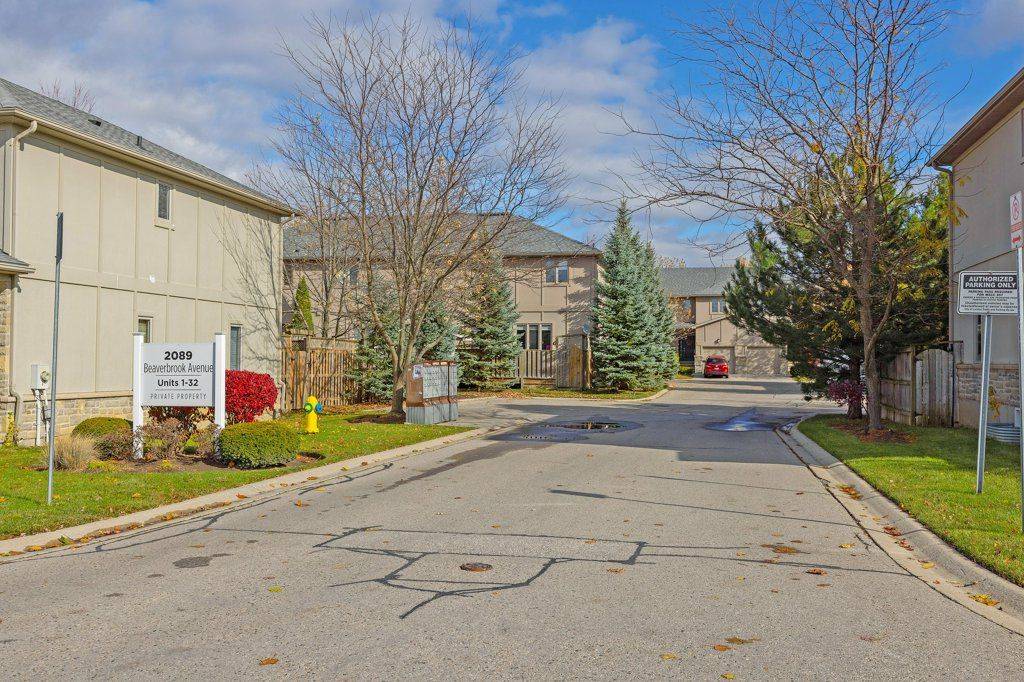 London North, ON N6H 0A9,2089 Beaverbrook AVE #8