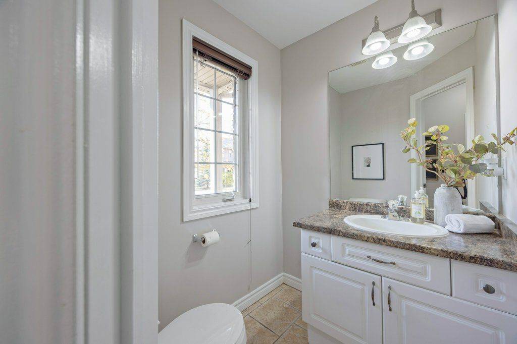 London North, ON N6H 0A9,2089 Beaverbrook AVE #8