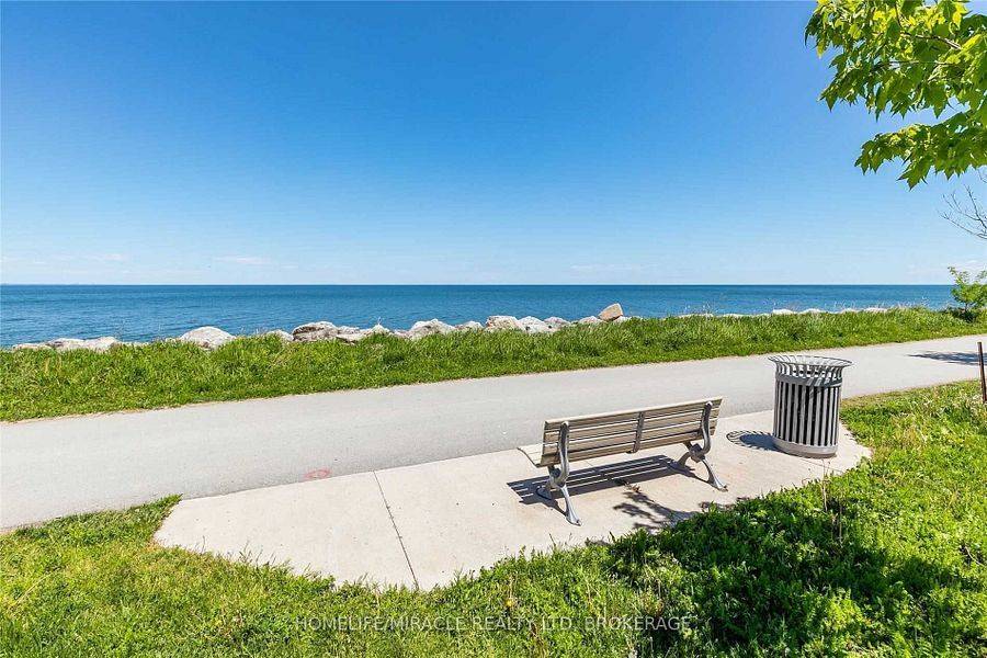 Hamilton, ON L8E 0K4,115 Shoreview PL #5