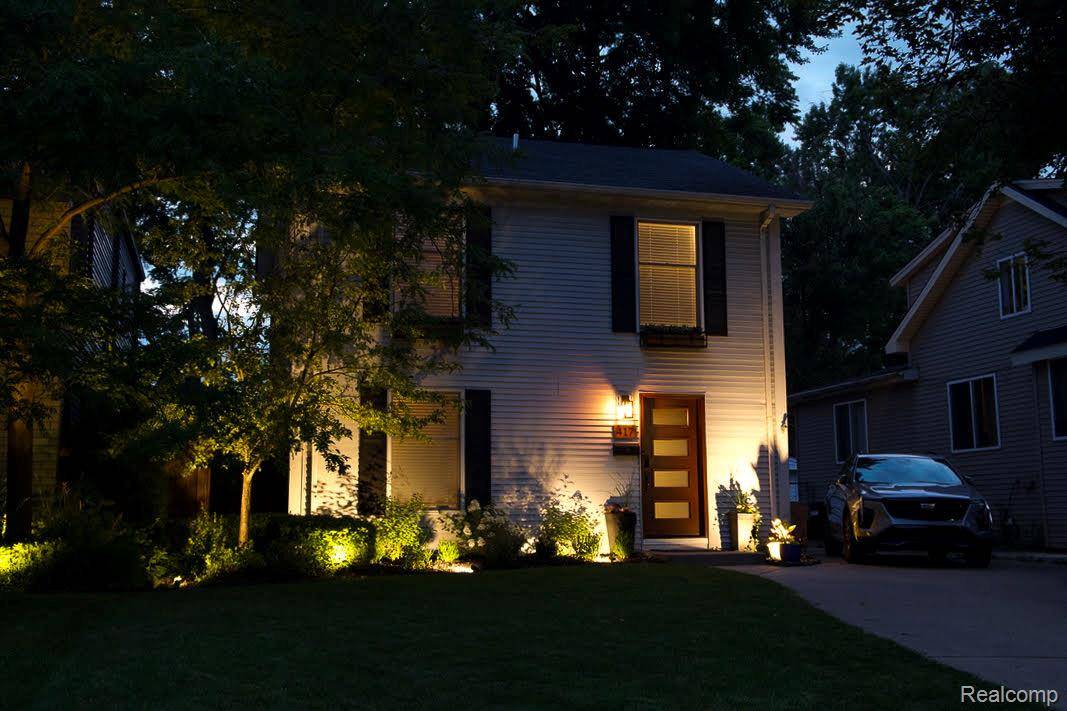 Royal Oak, MI 48067,417 Curry AVE