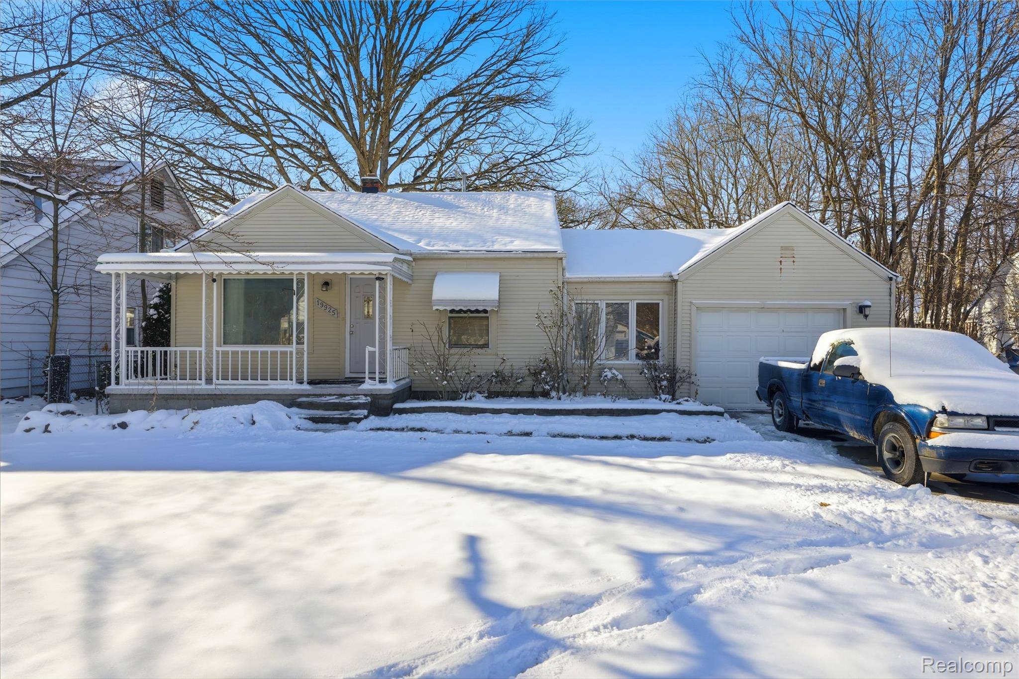 Redford, MI 48240,19925 Negaunee