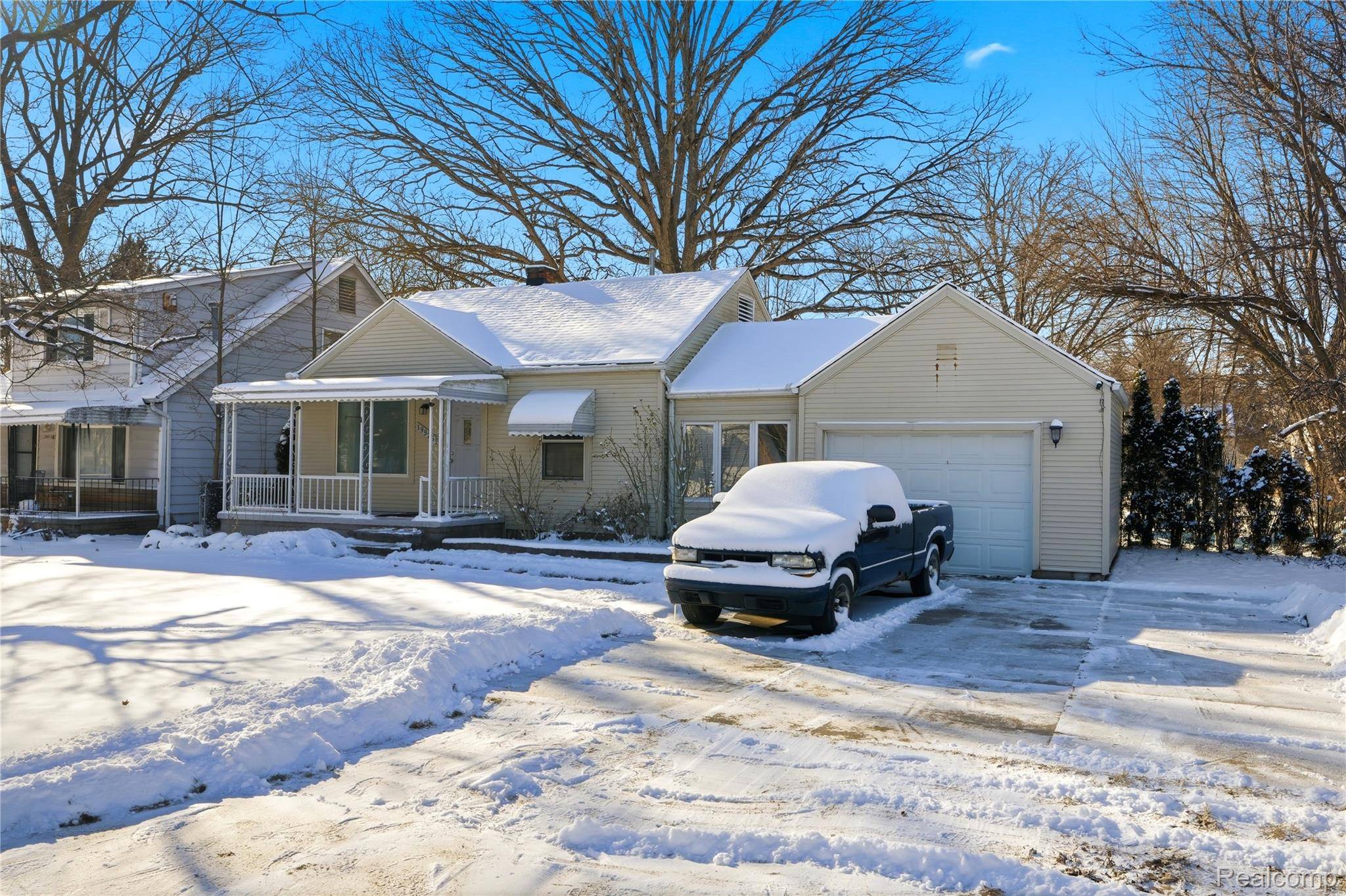 Redford, MI 48240,19925 Negaunee