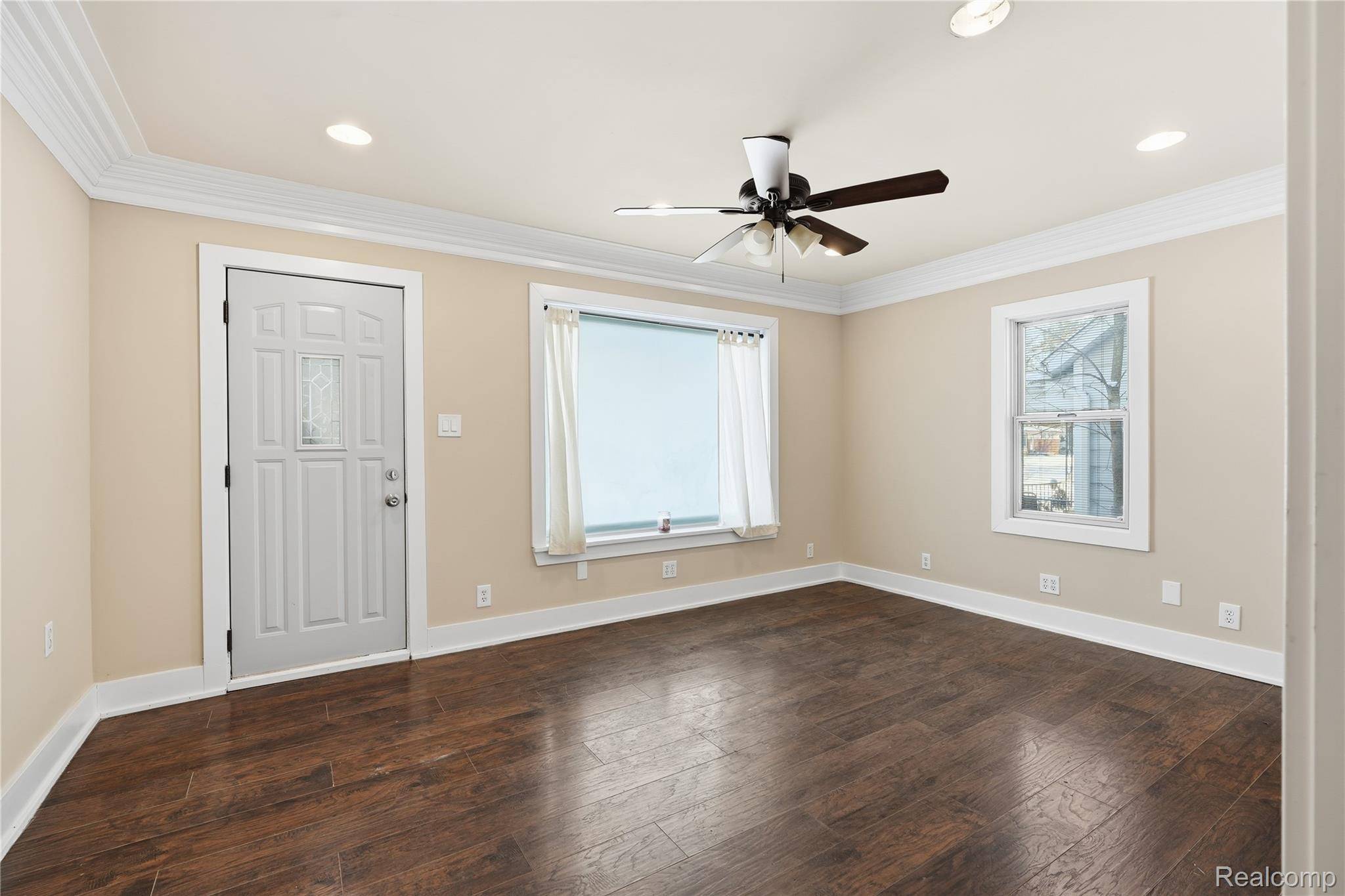 Redford, MI 48240,19925 Negaunee