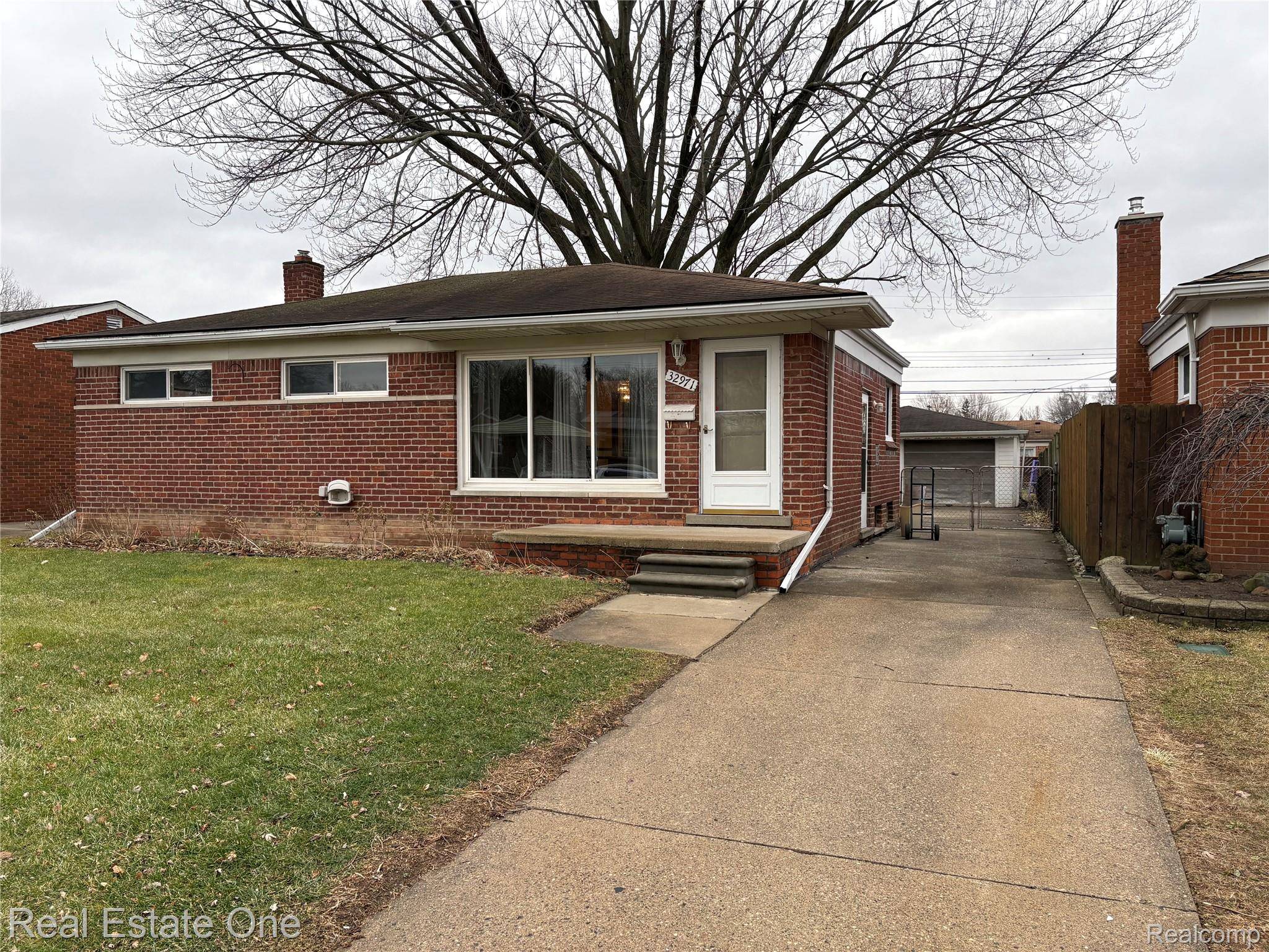 Garden City, MI 48135,32971 Barton Street ST