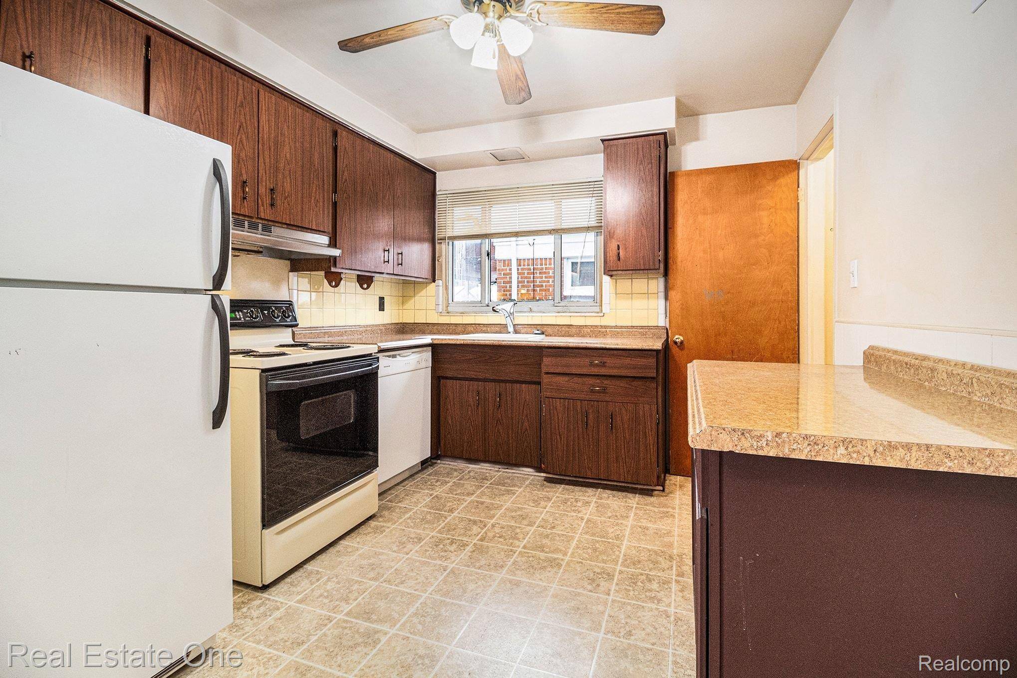 Garden City, MI 48135,32971 Barton Street ST