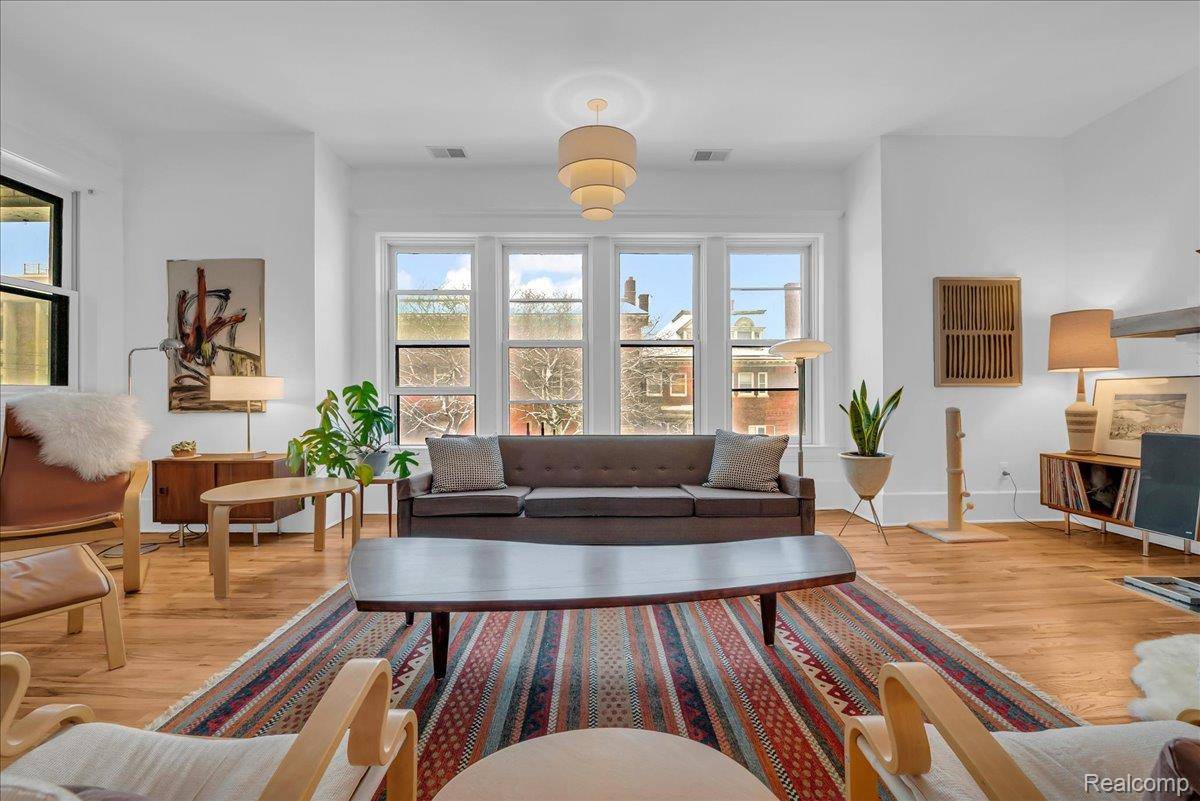 Detroit, MI 48201,615 W Hancock St #202