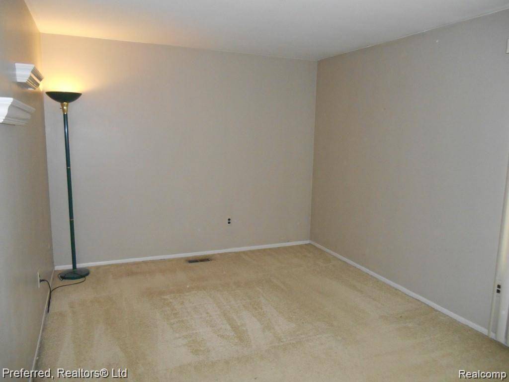 Novi, MI 48375,22812 TALFORD ST