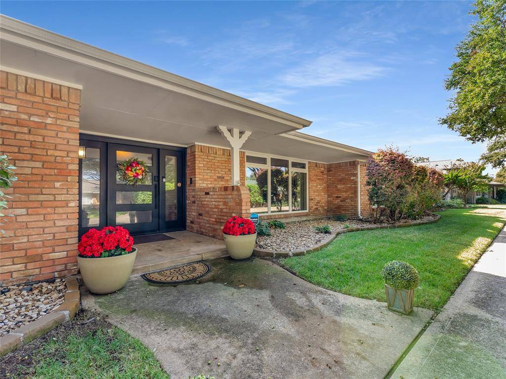 Dallas, TX 75244,4446 Thunder Road