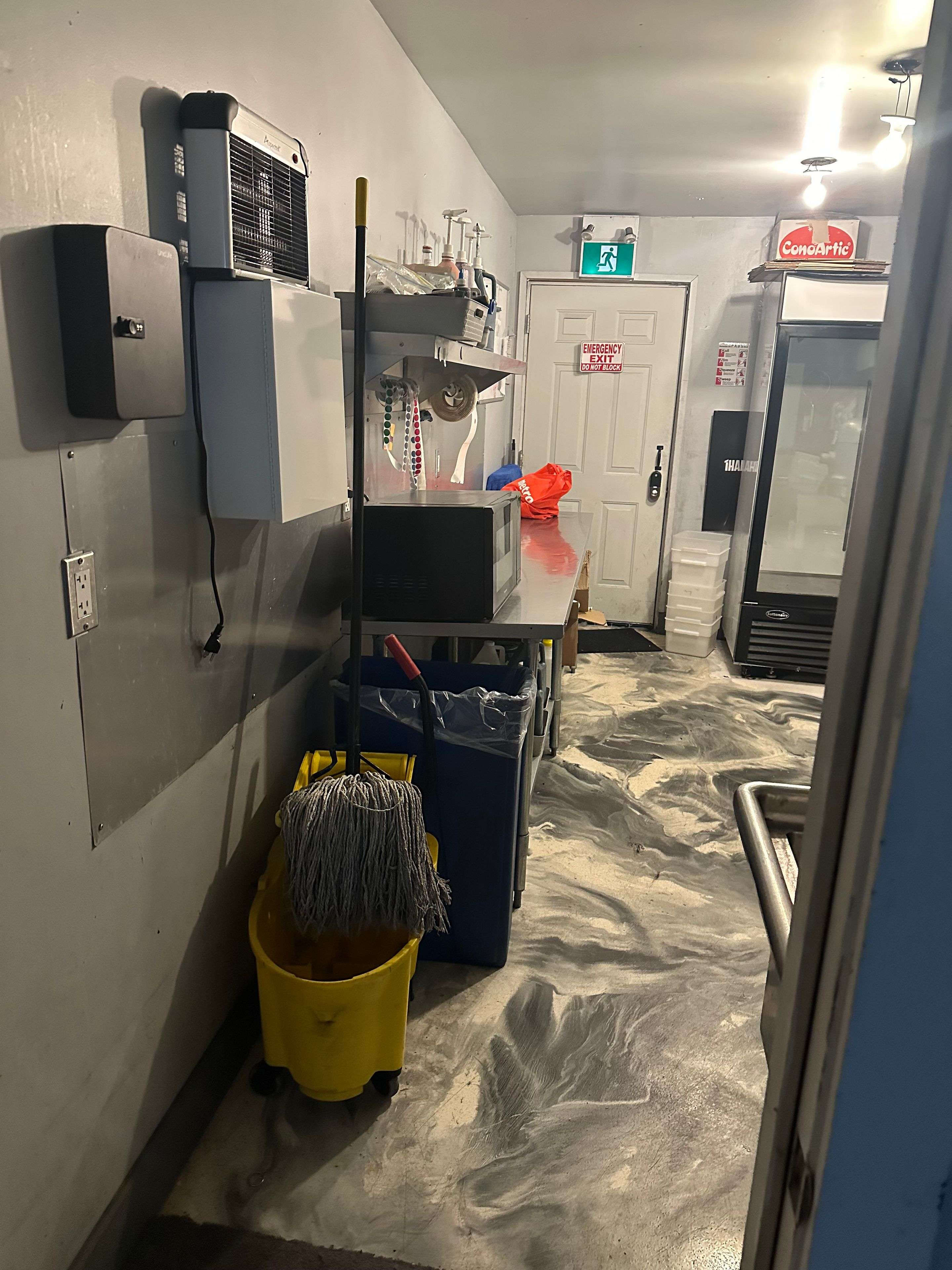 Toronto C01, ON M6J 1G1,831 Queen ST W #Main