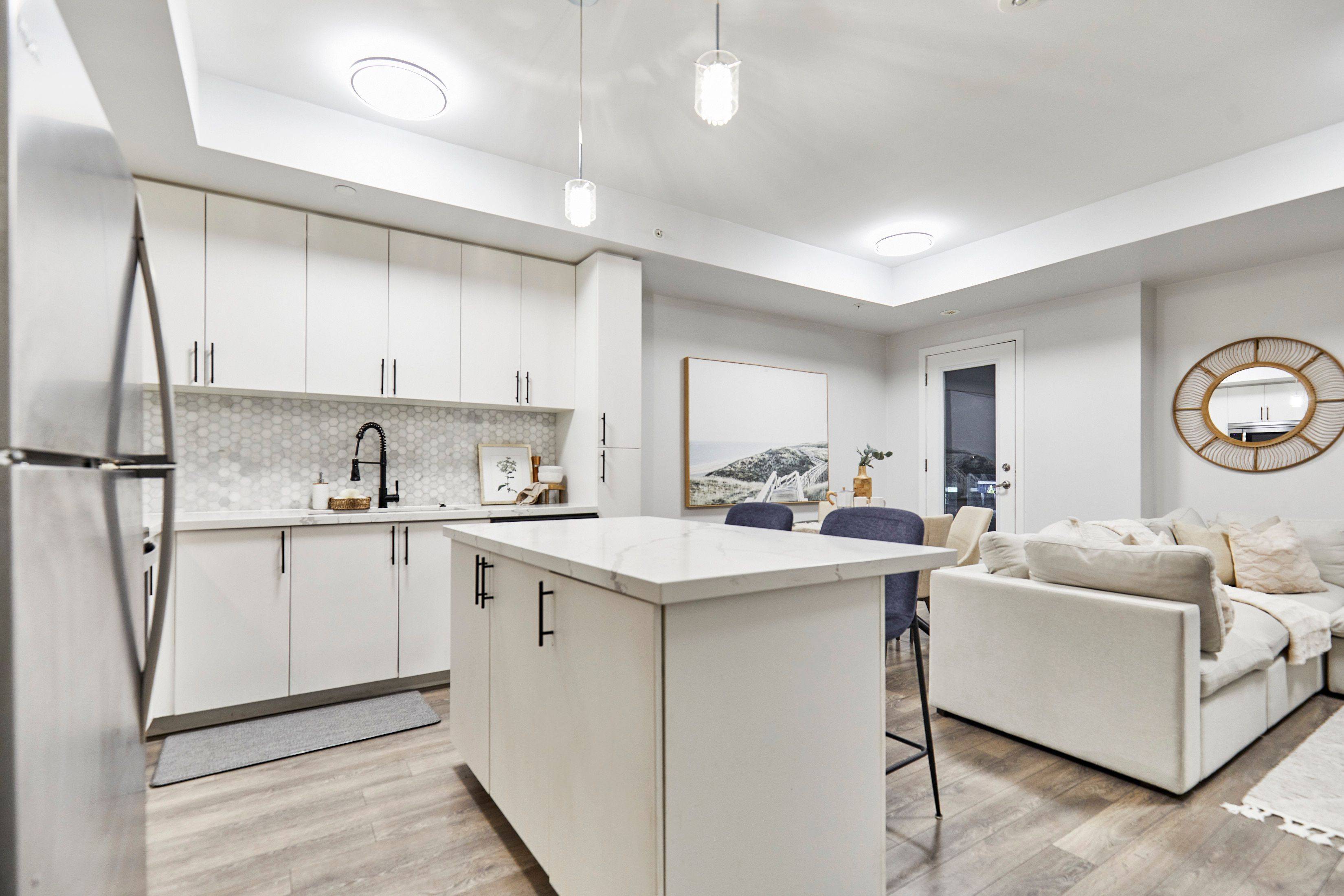 Pickering, ON L1V 0E9,1555 Kingston RD #114