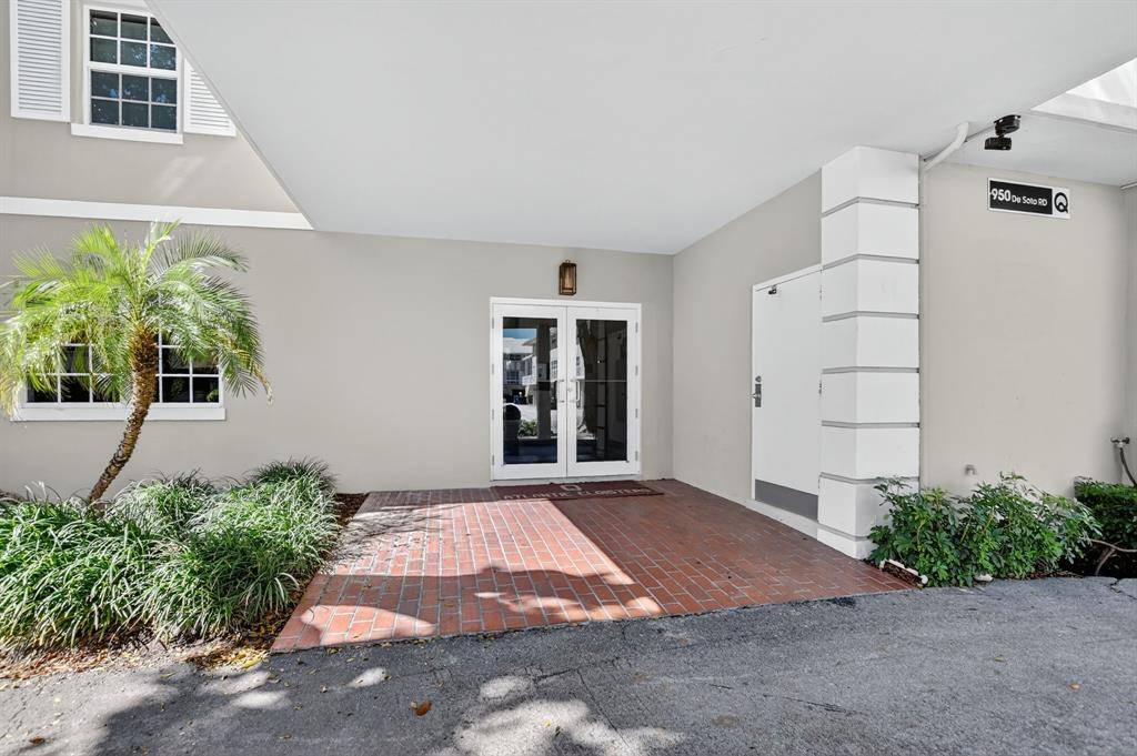 Boca Raton, FL 33432,950 De Soto Rd #5-A