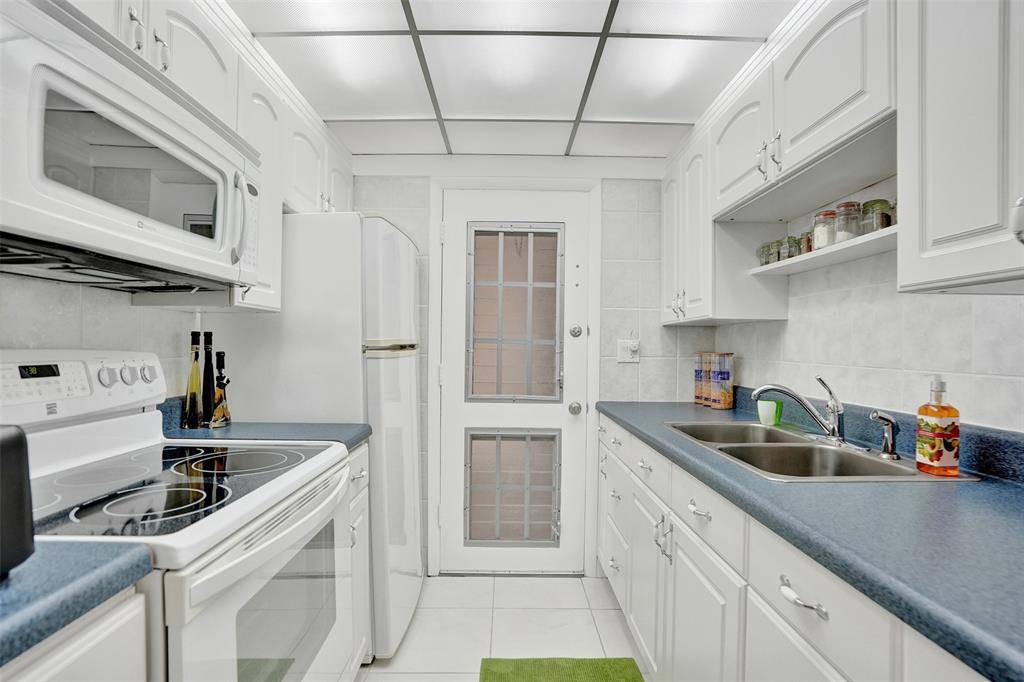 Miami, FL 33162,17001 NE 13th Ave #104