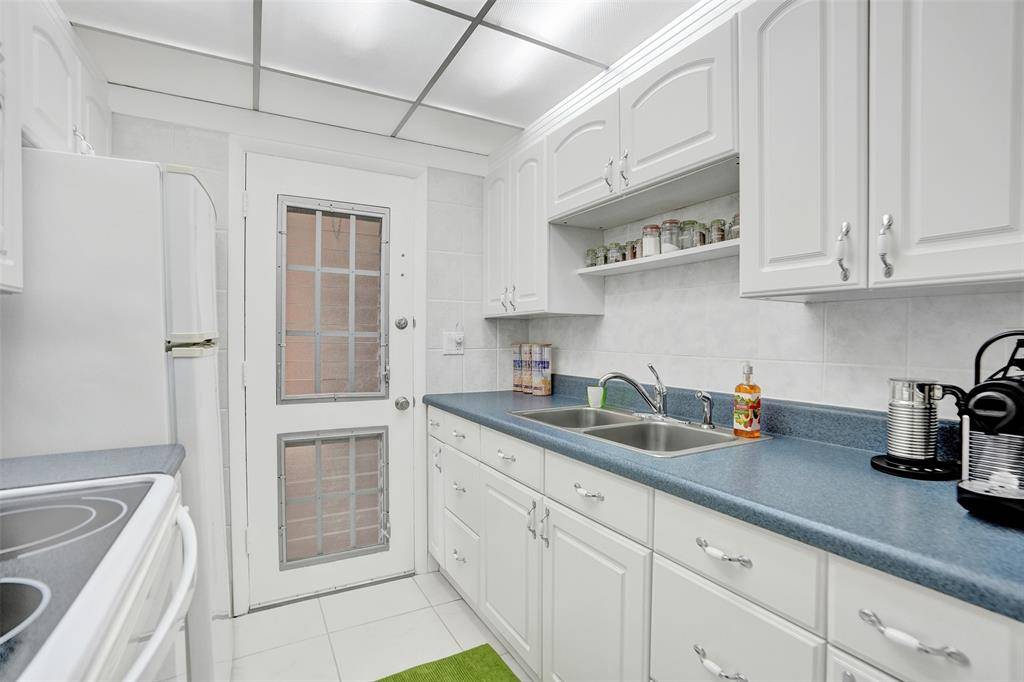 Miami, FL 33162,17001 NE 13th Ave #104