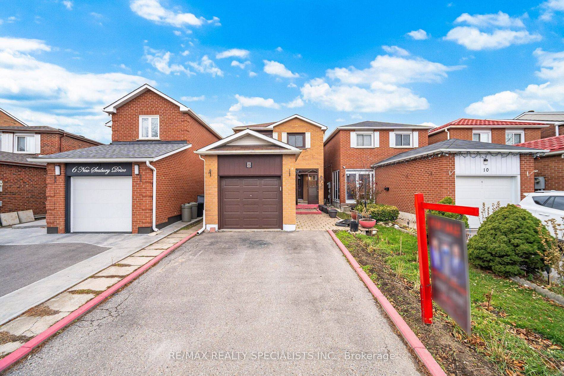 Vaughan, ON L4K 2B8,8 New Seabury DR
