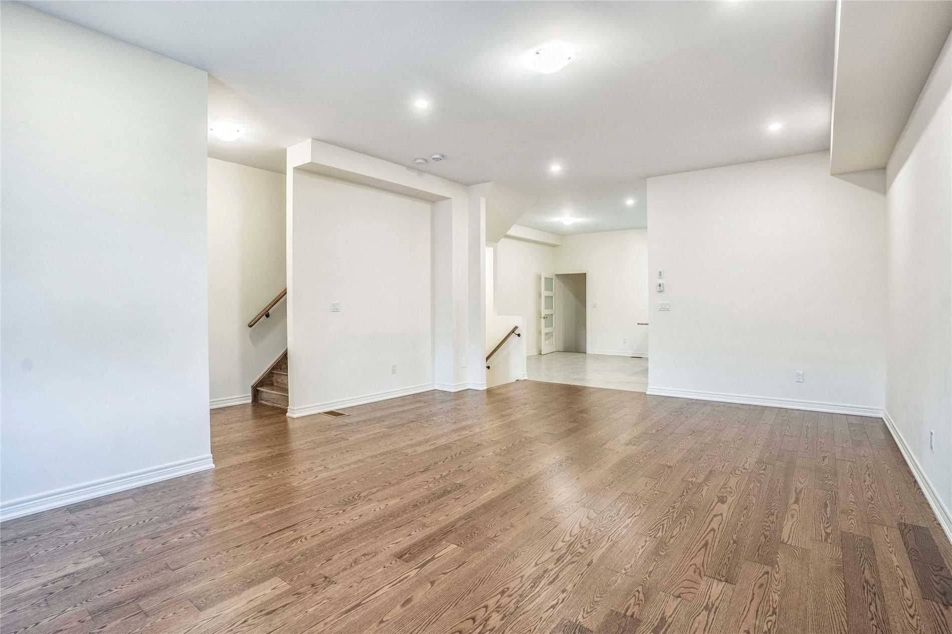 Richmond Hill, ON L4C 5G9,9432 Bayview AVE