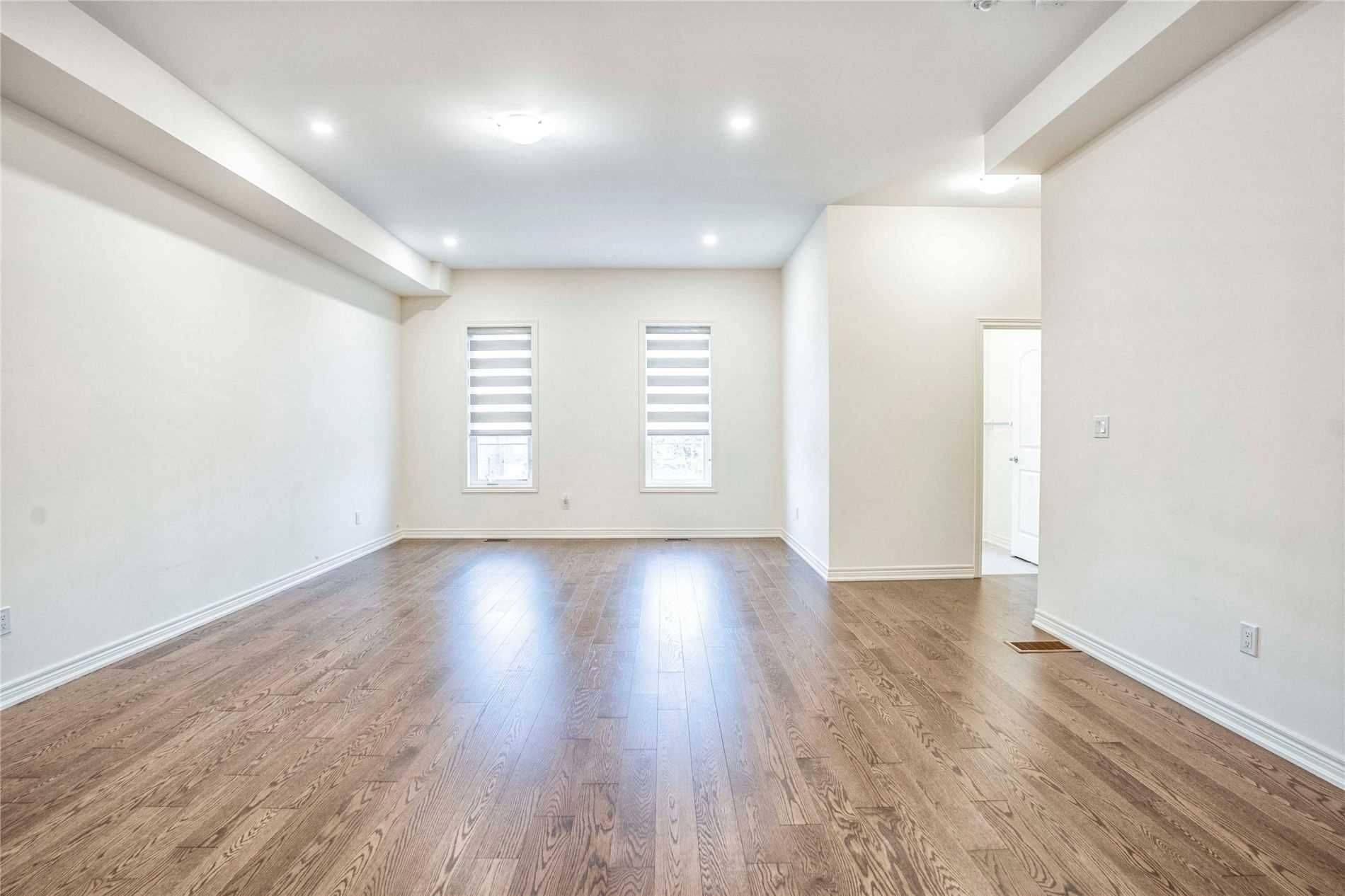 Richmond Hill, ON L4C 5G9,9432 Bayview AVE