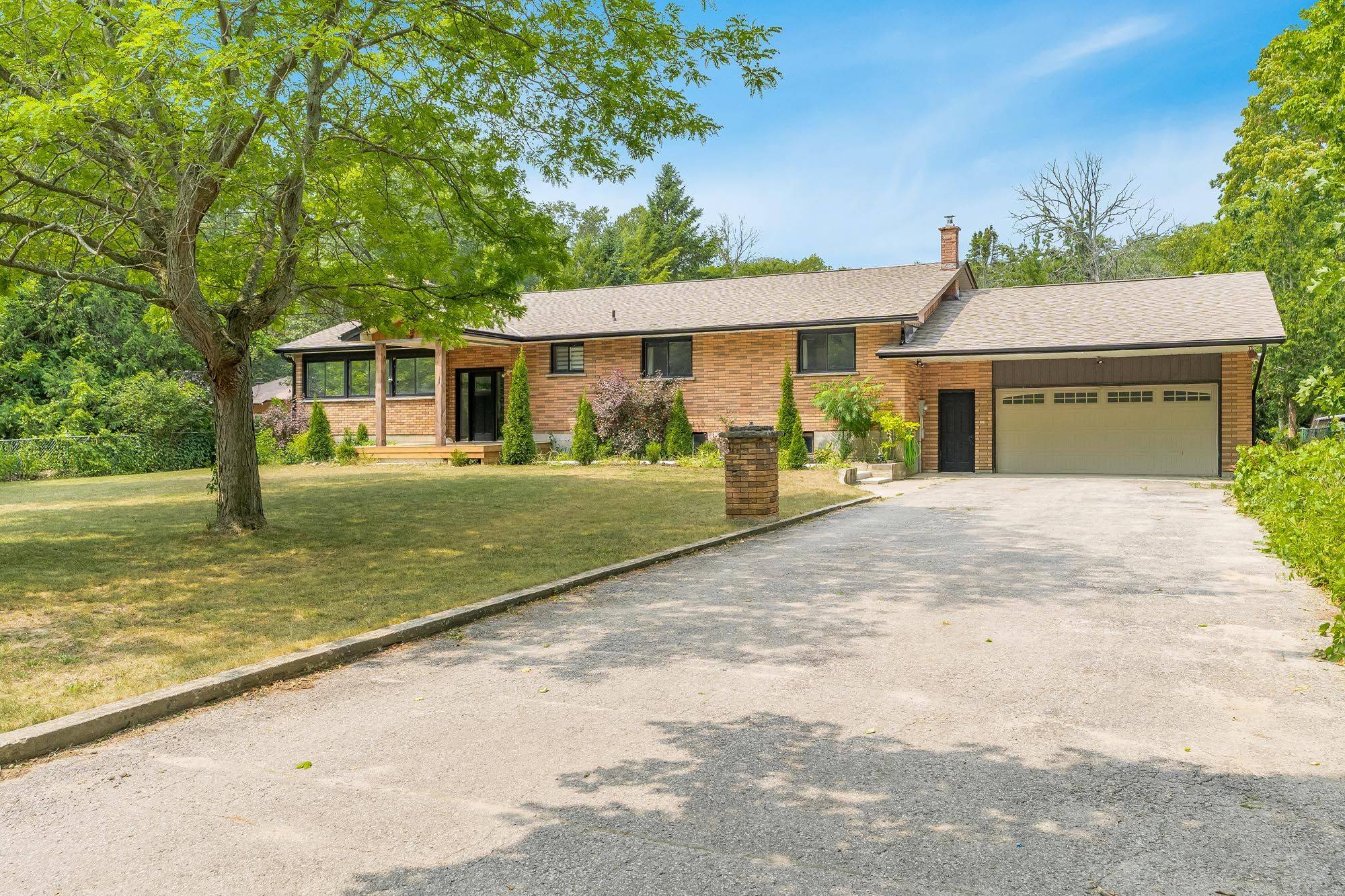 Wasaga Beach, ON L9Z 2T5,256 Knox RD E