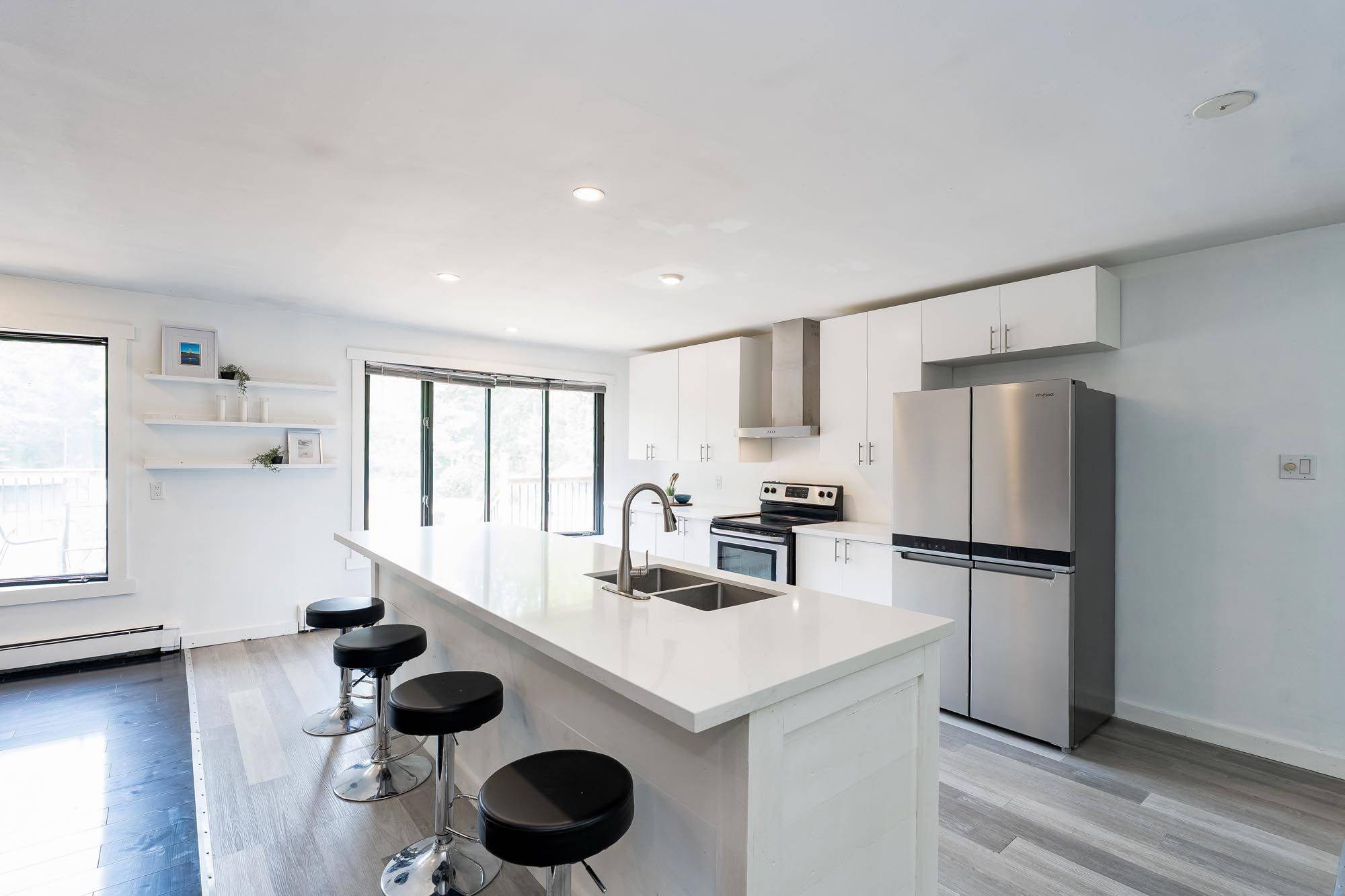 Wasaga Beach, ON L9Z 2T5,256 Knox RD E