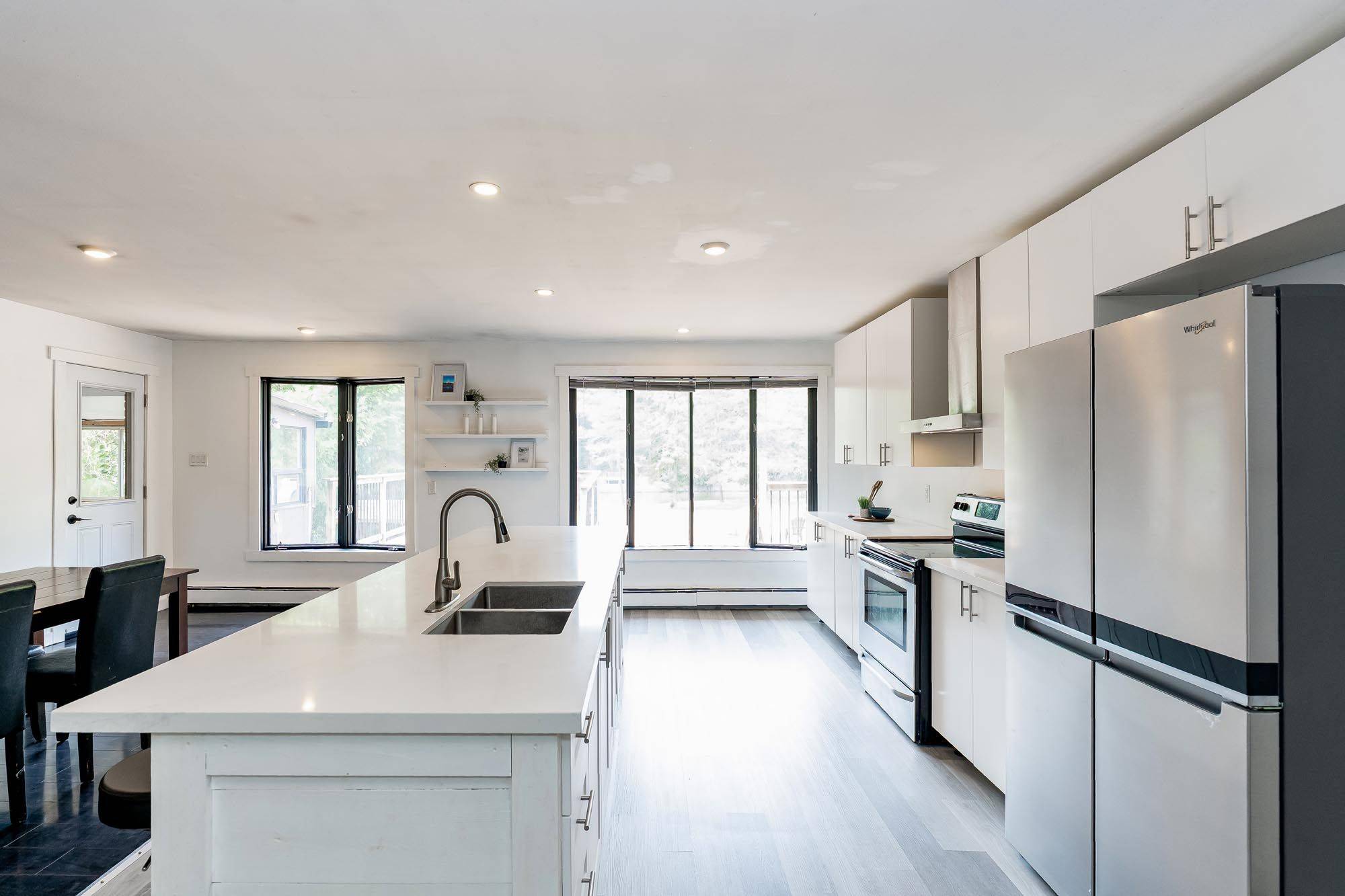 Wasaga Beach, ON L9Z 2T5,256 Knox RD E