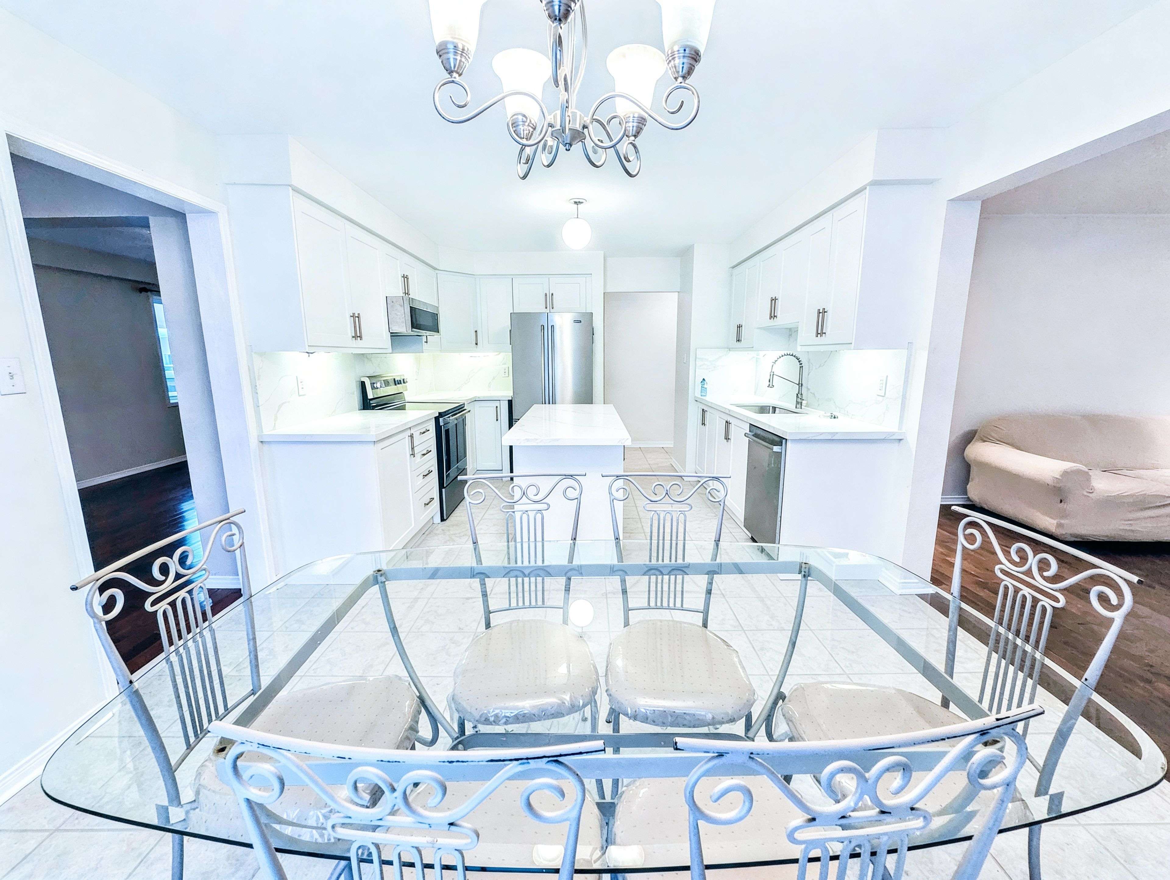 Milton, ON L9T 6G7,539 Hartley BLVD