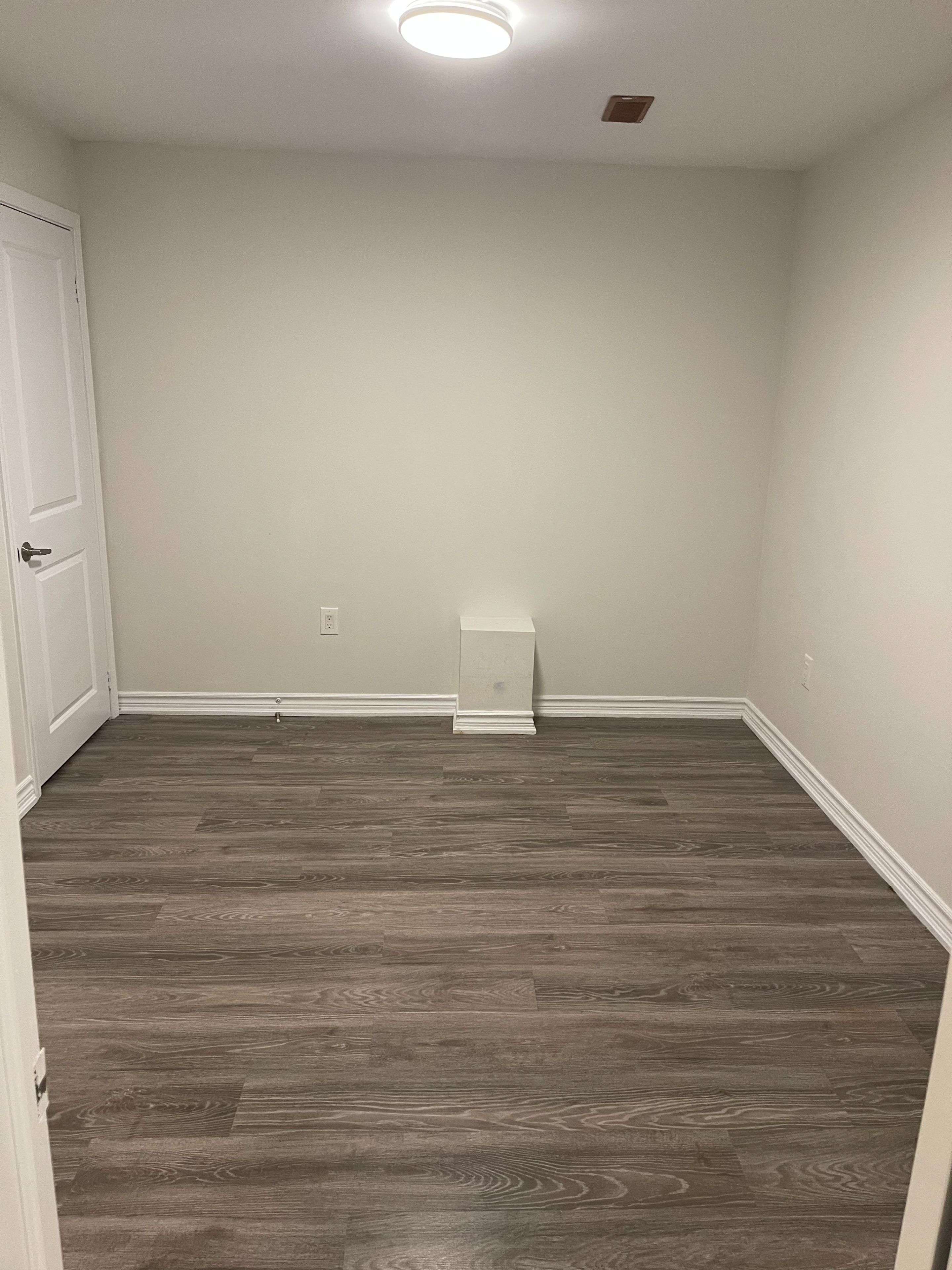 Milton, ON L9E 1J1,1487 Chretien ST E #Basement