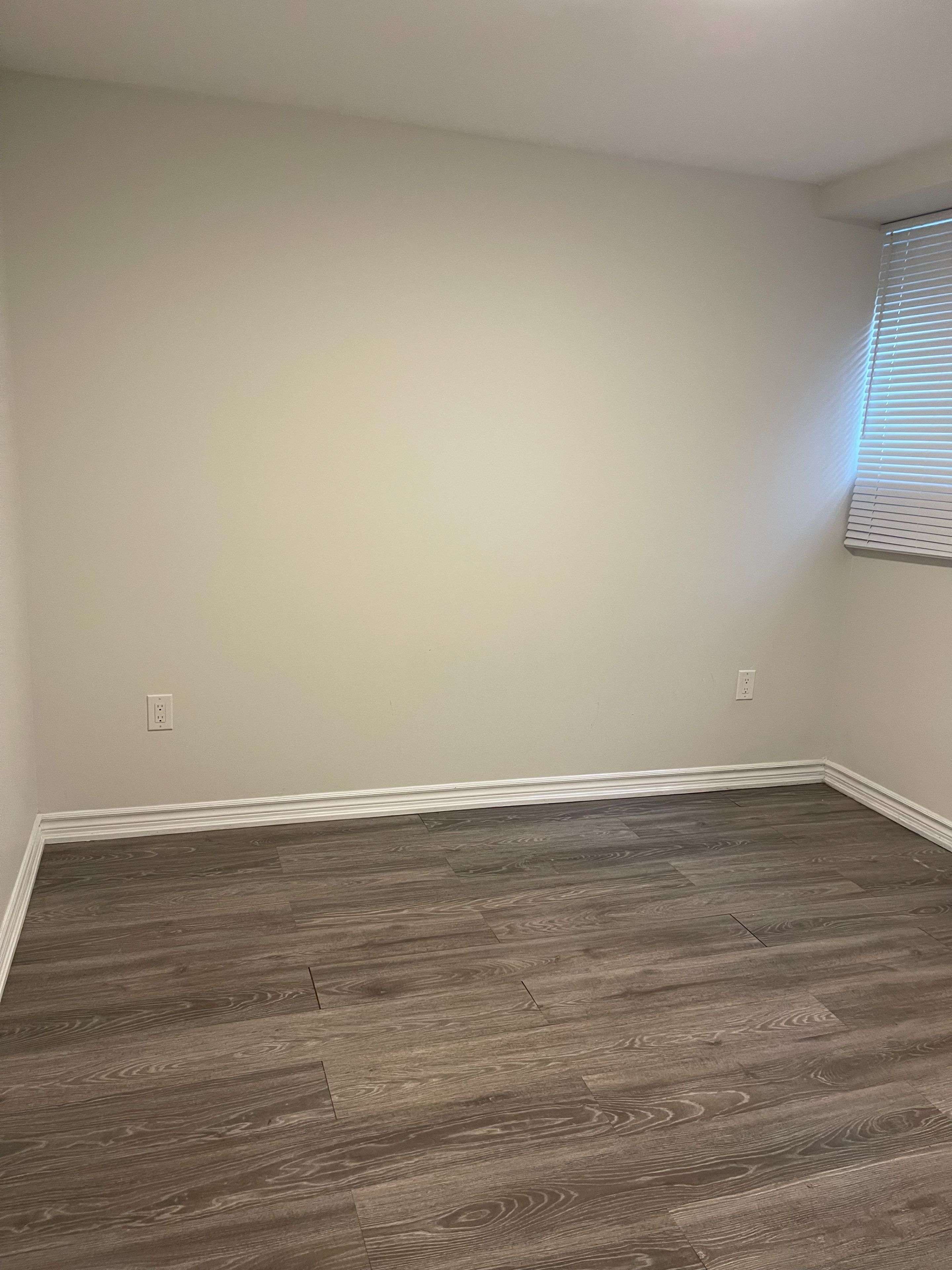 Milton, ON L9E 1J1,1487 Chretien ST E #Basement