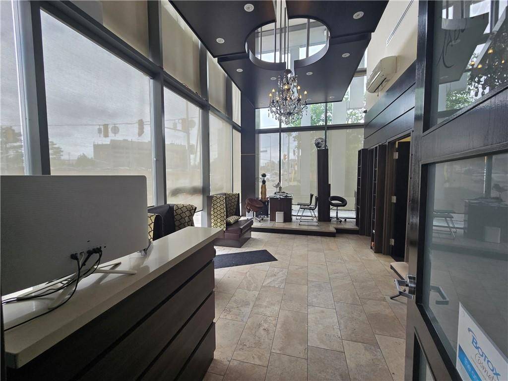 Mississauga, ON L5B 2N5,4033 Hurontario ST #1