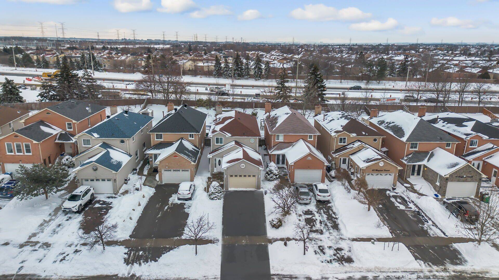 Brampton, ON L6W 4E7,36 Merganser CRES