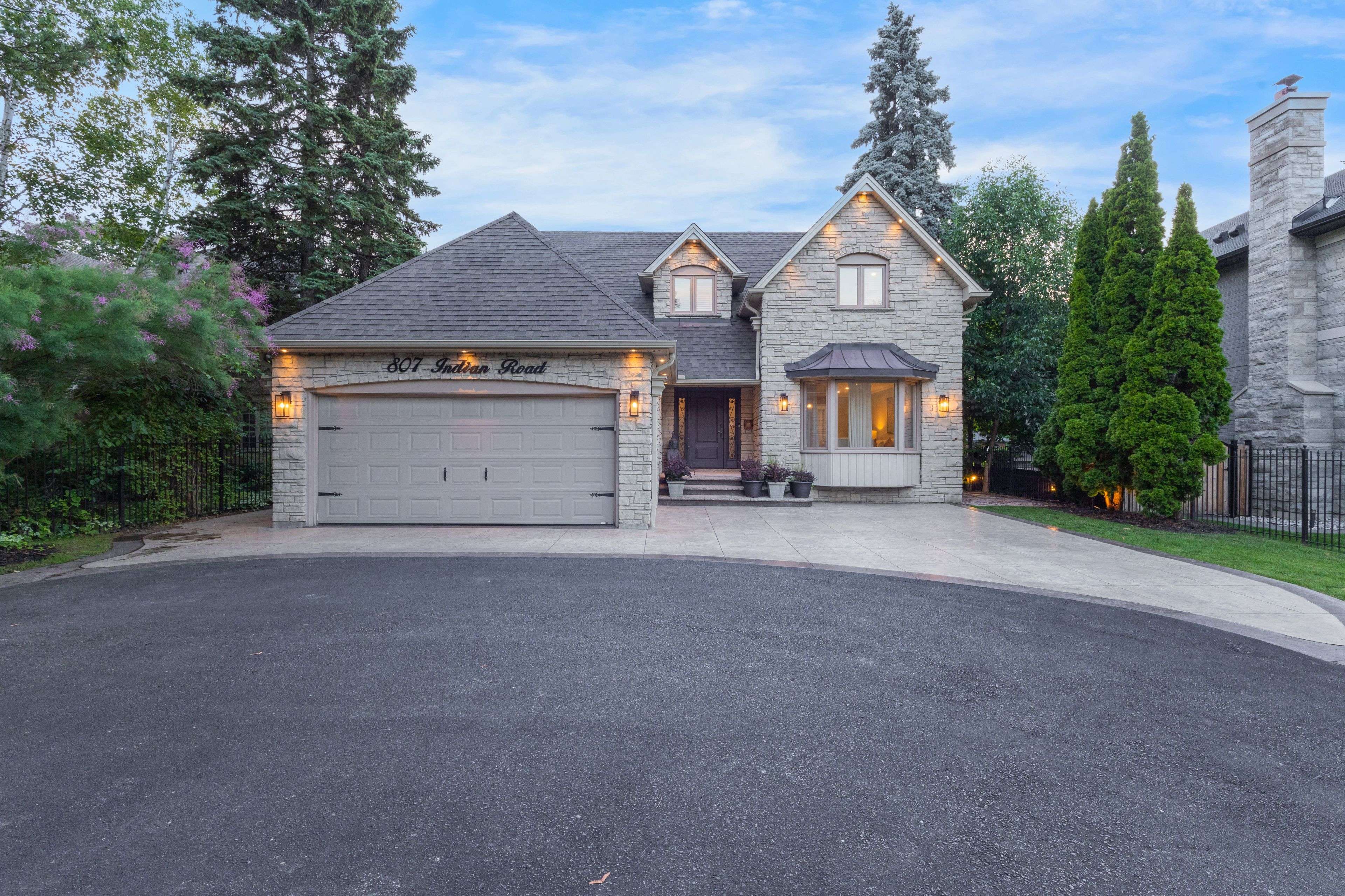 Mississauga, ON L5H 1R4,807 Indian RD