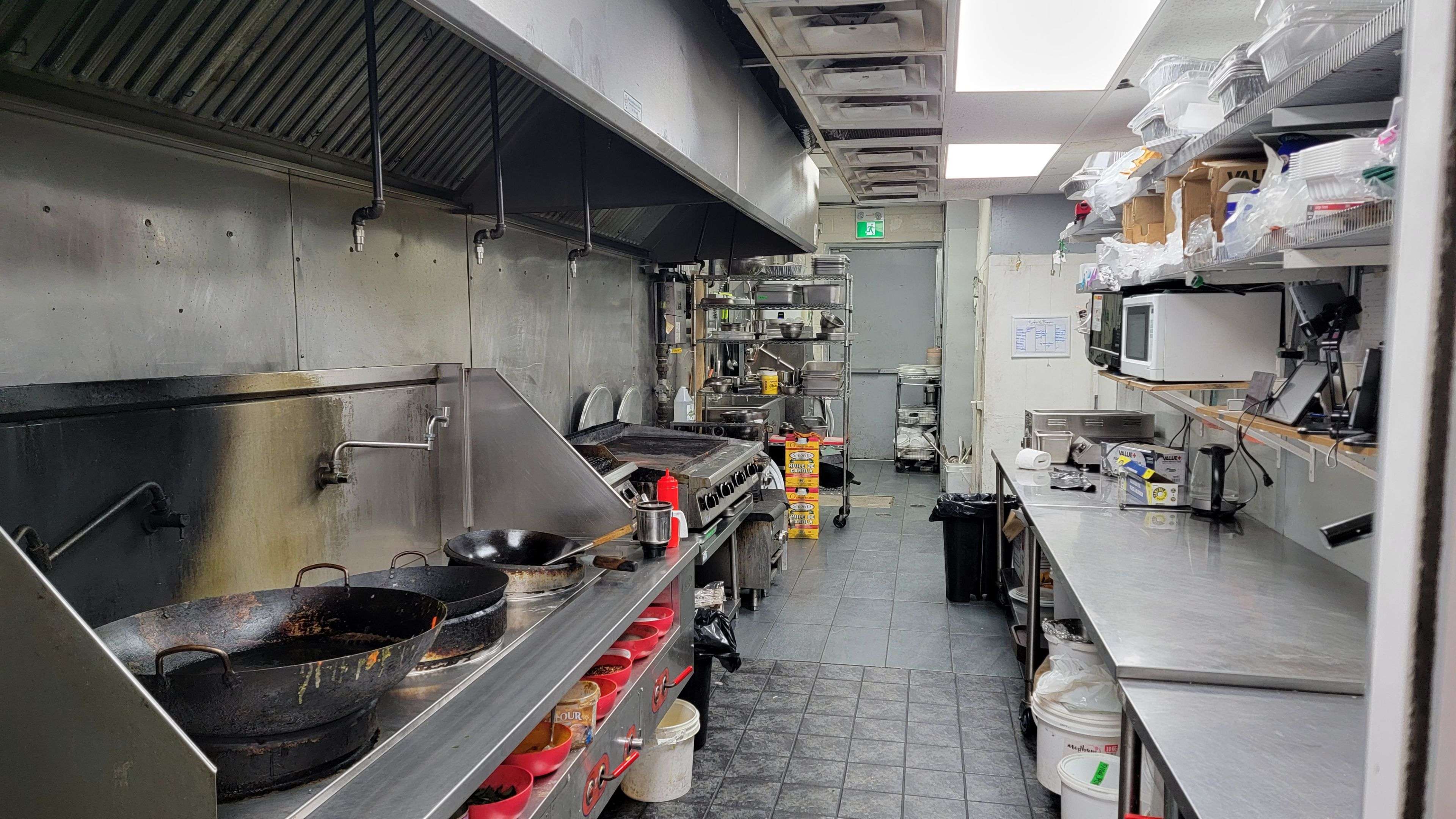 London East, ON N5Y 3K7,1016 Oxford ST E