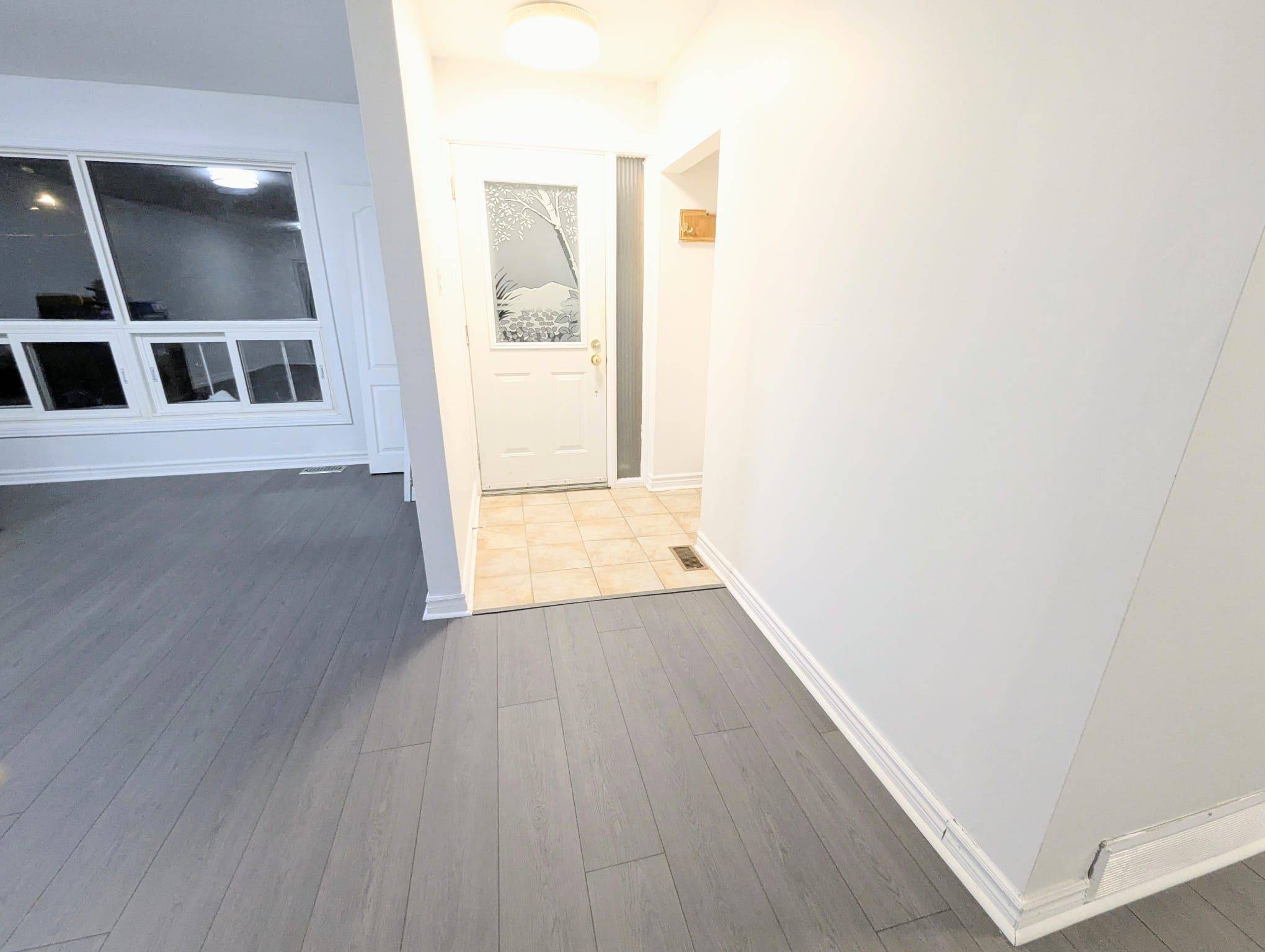 Hunt Club - South Keys And Area, ON K1V 6A9,1254 Heron RD #Main