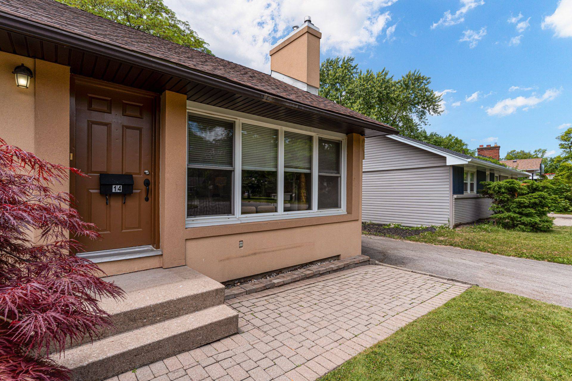 St. Catharines, ON L2T 3G1,14 Caroline ST