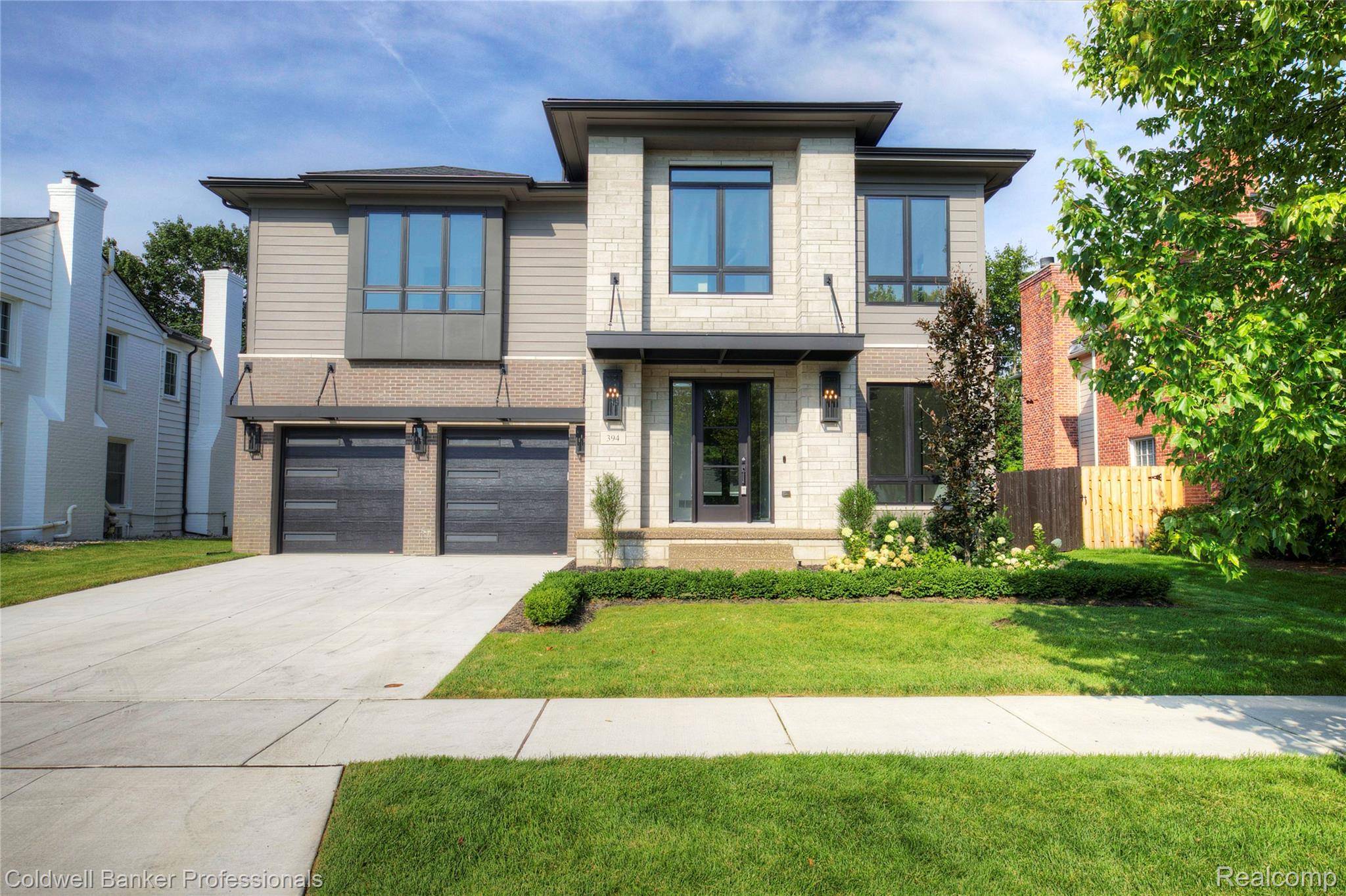 Birmingham, MI 48009,394 S Glenhurst DR