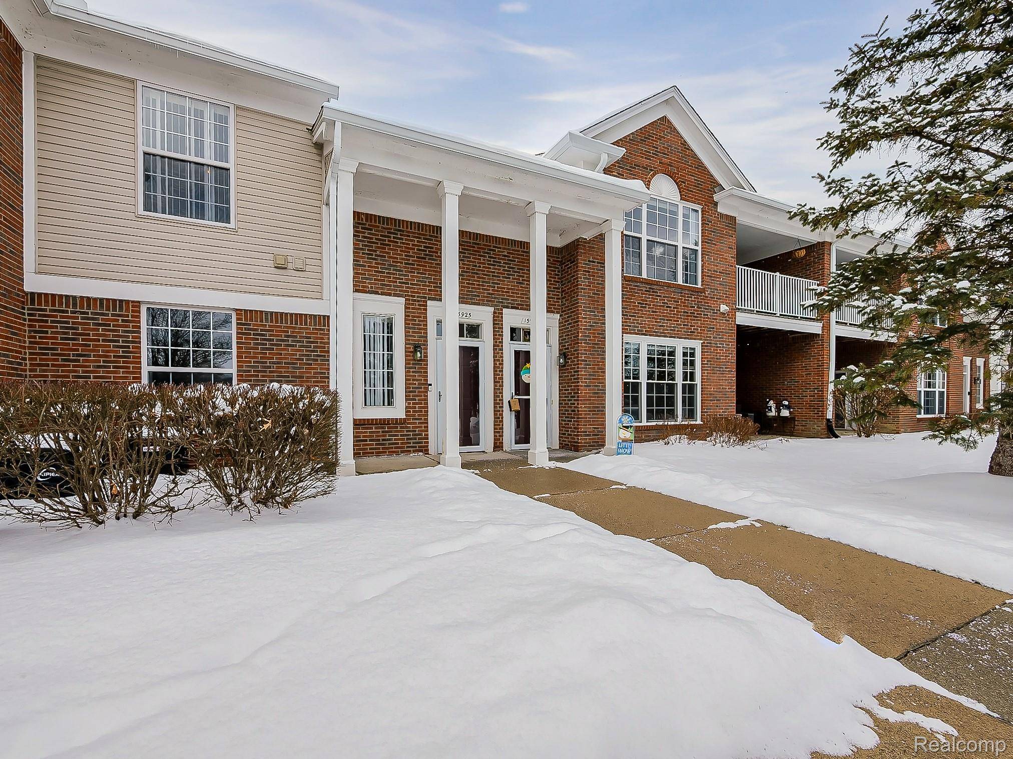 Northville, MI 48168,15925 Morningside